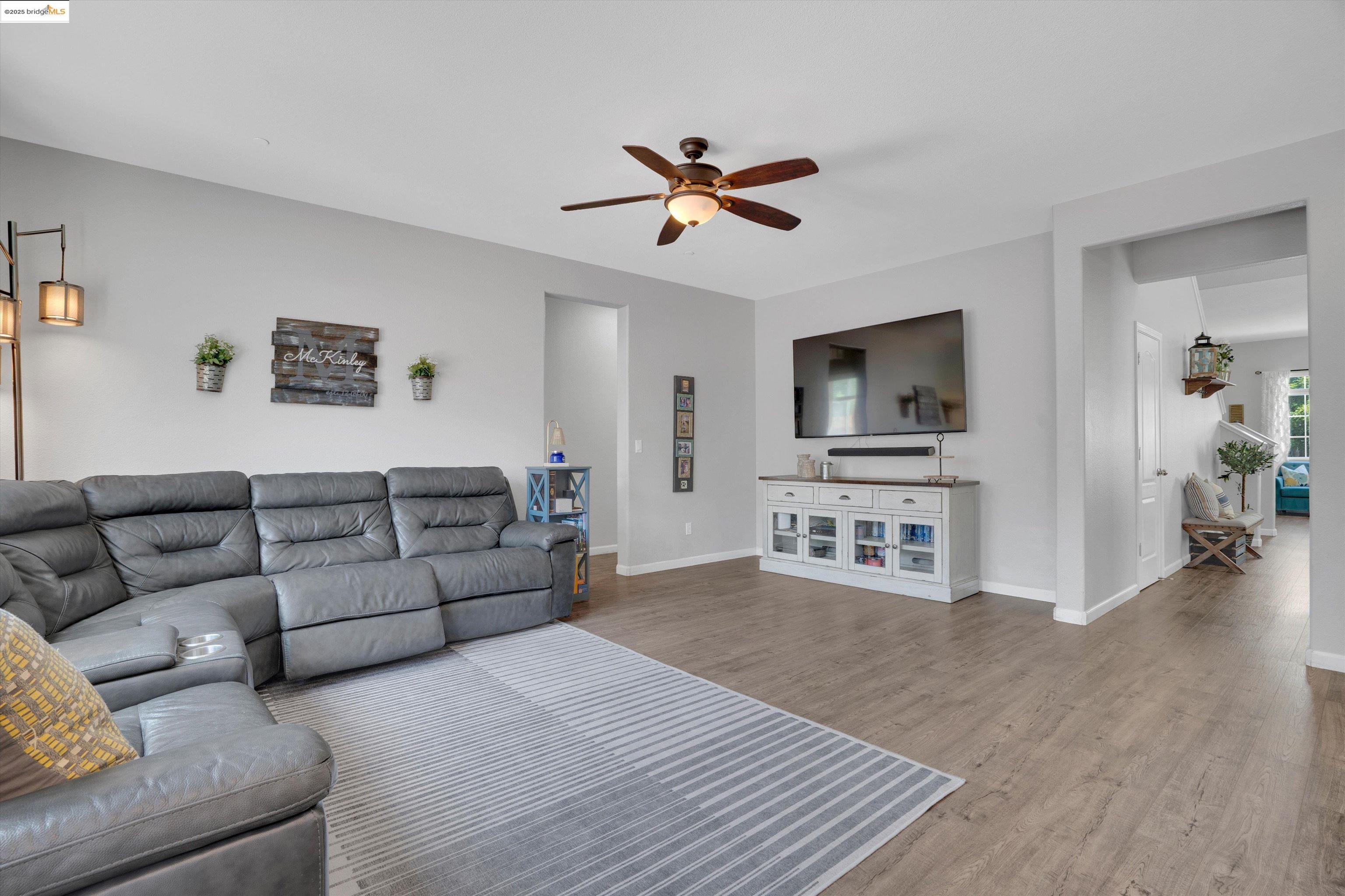 Detail Gallery Image 13 of 35 For 245 Silver Bell Way, Oakley,  CA 94561 - 4 Beds | 3 Baths