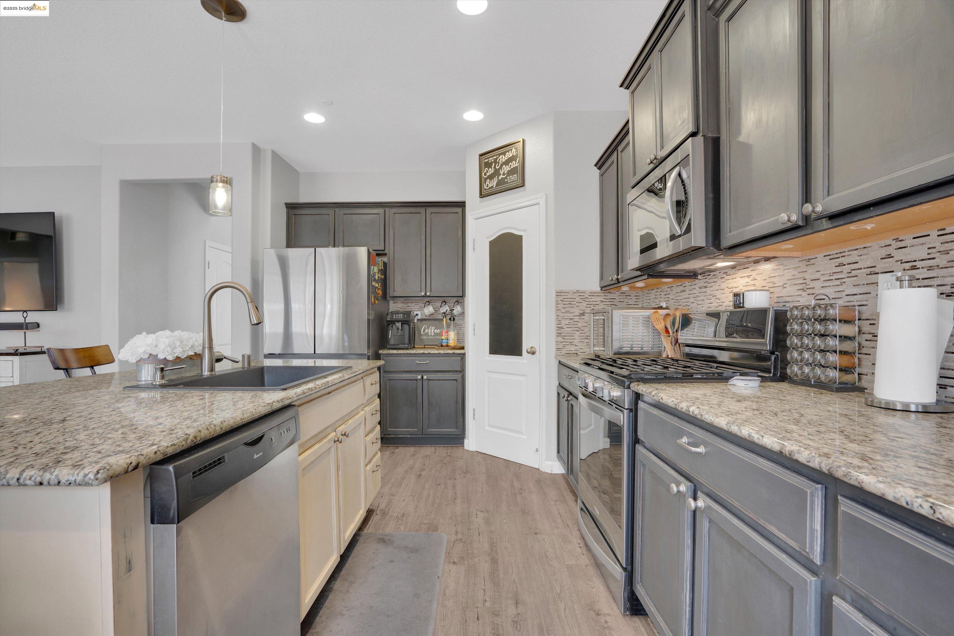 Detail Gallery Image 17 of 35 For 245 Silver Bell Way, Oakley,  CA 94561 - 4 Beds | 3 Baths