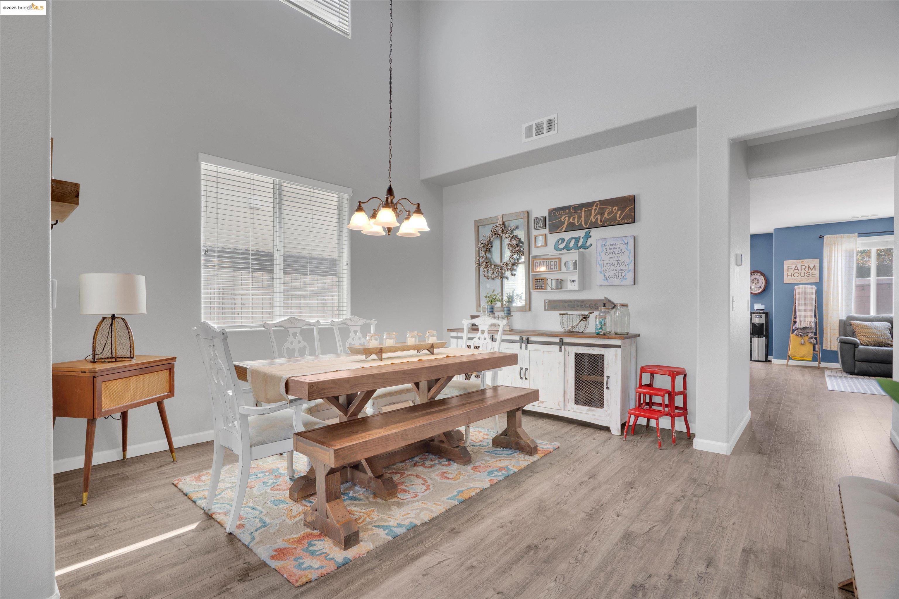 Detail Gallery Image 7 of 35 For 245 Silver Bell Way, Oakley,  CA 94561 - 4 Beds | 3 Baths