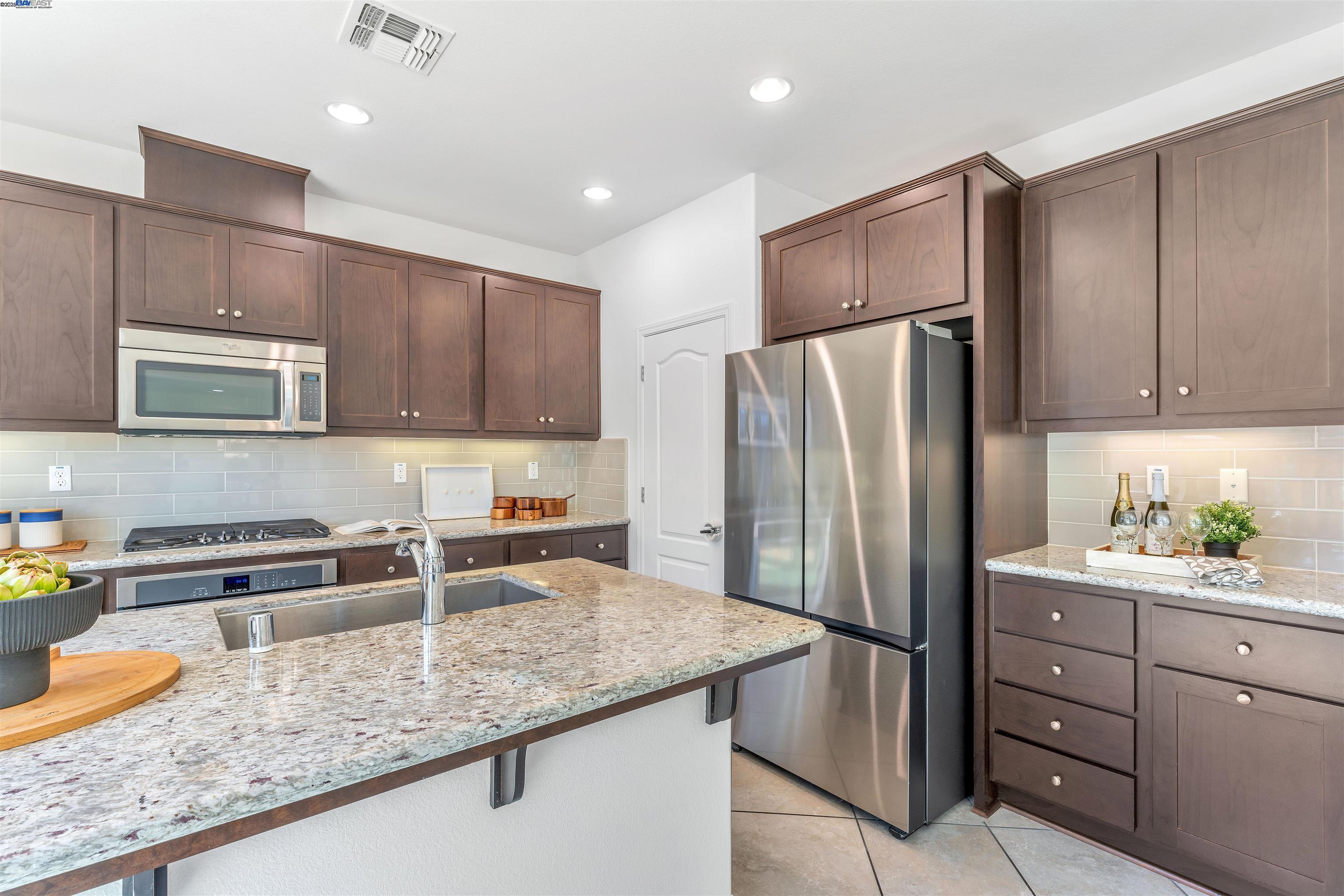 Detail Gallery Image 12 of 60 For 1508 Hayden St, Hayward,  CA 94545 - 4 Beds | 3 Baths