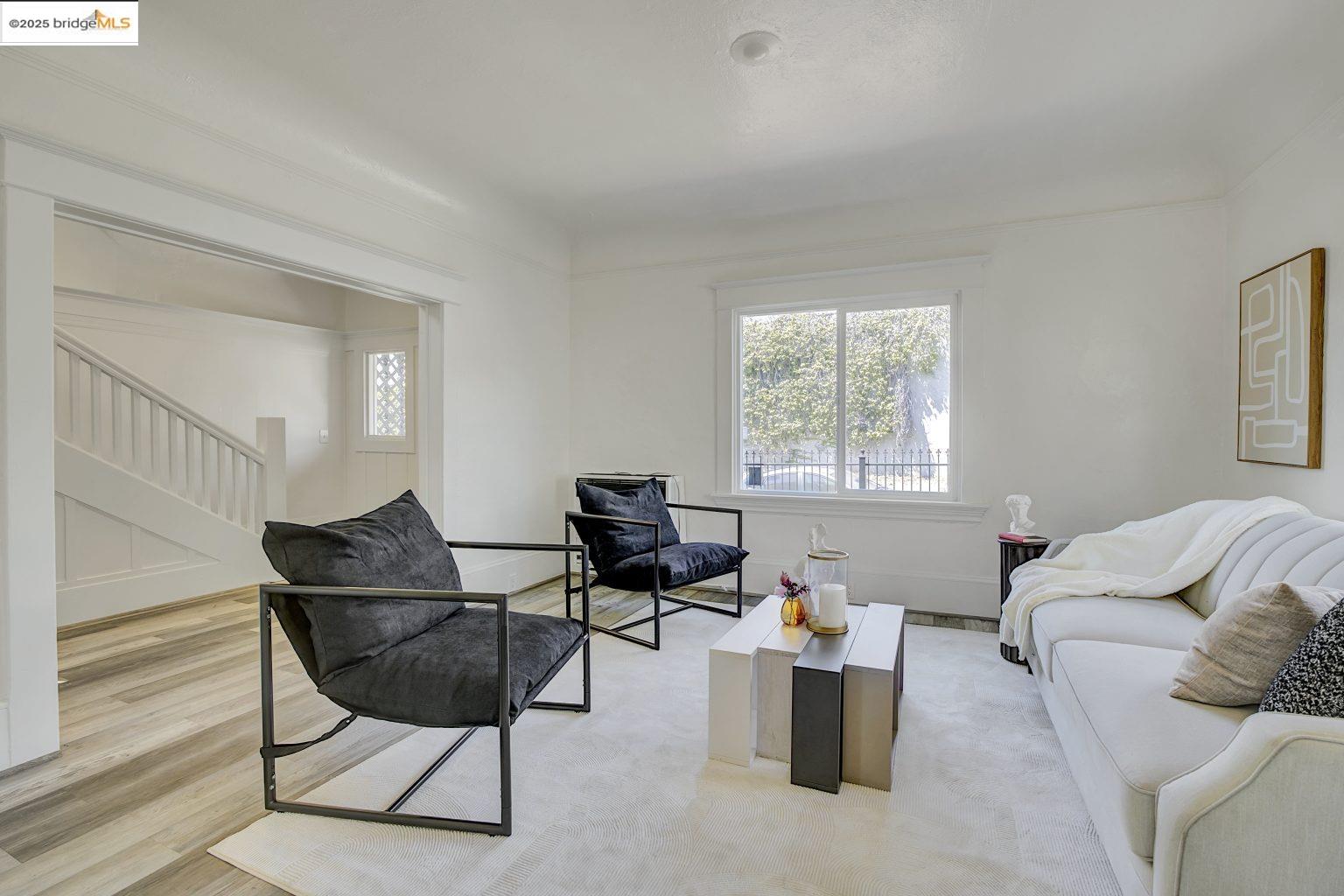 Detail Gallery Image 11 of 48 For 839 35th St, Oakland,  CA 94608 - 4 Beds | 2 Baths