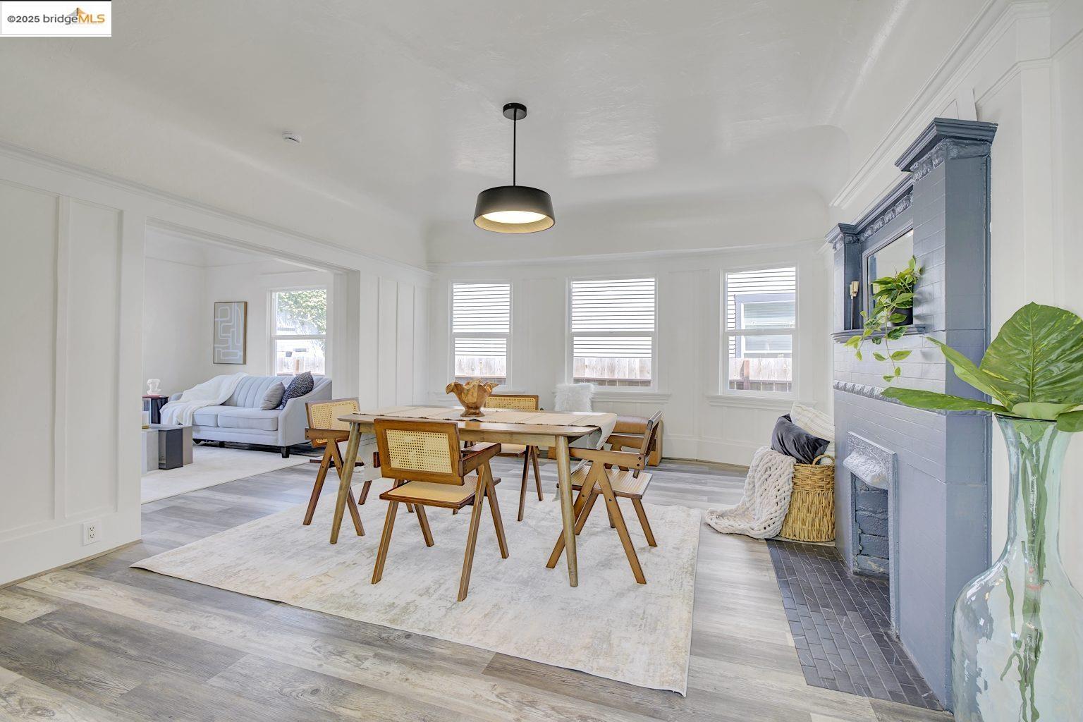 Detail Gallery Image 13 of 48 For 839 35th St, Oakland,  CA 94608 - 4 Beds | 2 Baths