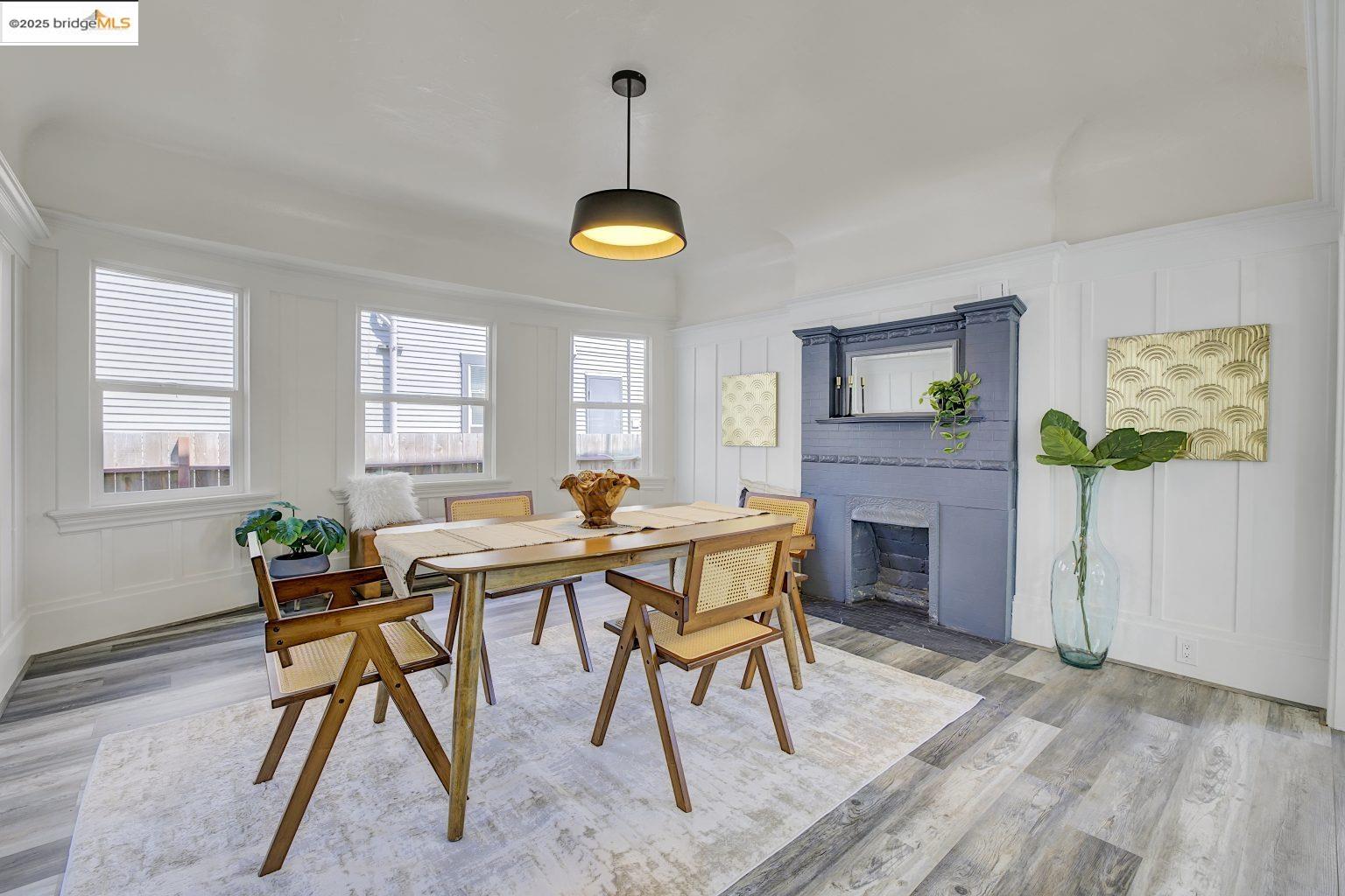 Detail Gallery Image 14 of 48 For 839 35th St, Oakland,  CA 94608 - 4 Beds | 2 Baths