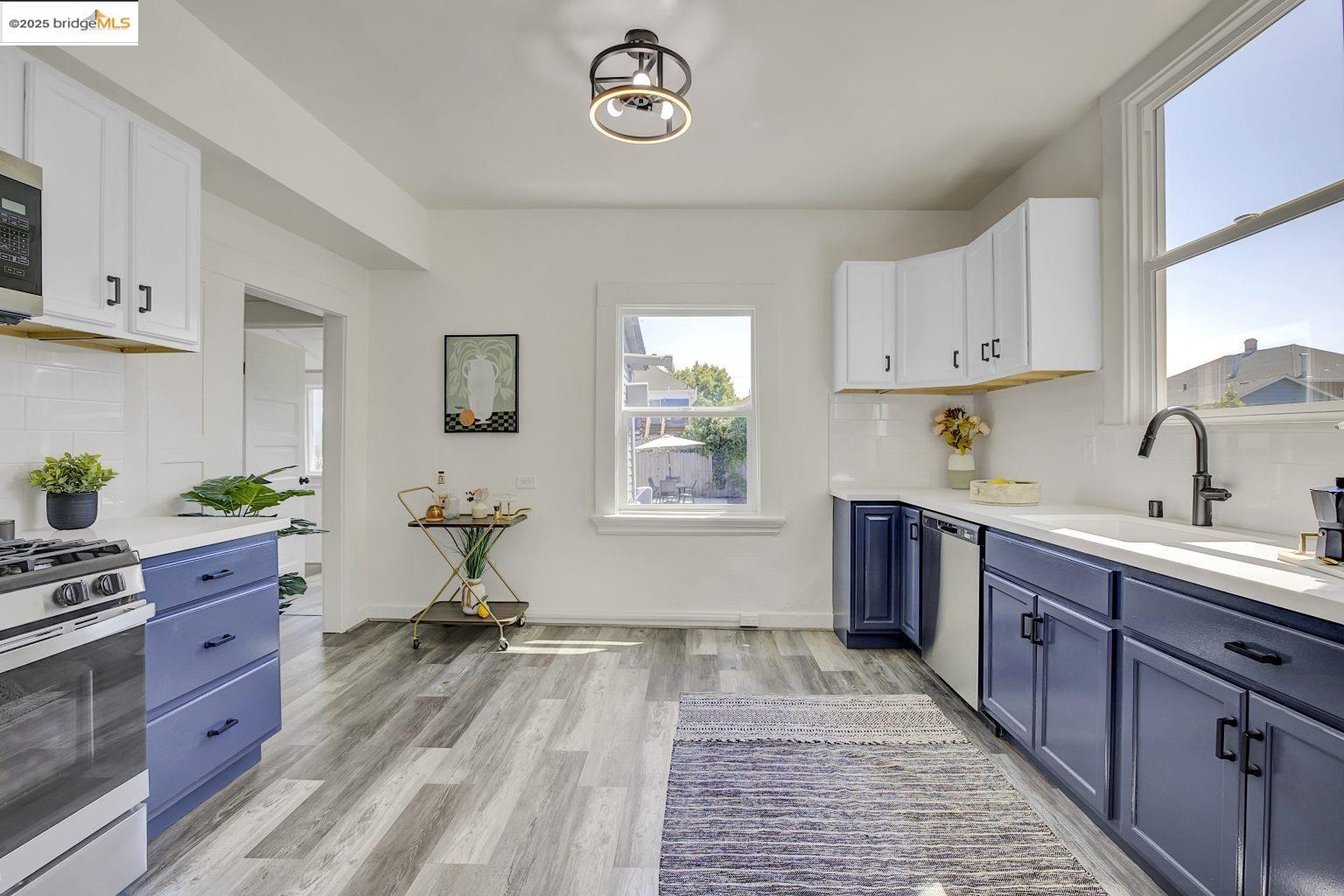 Detail Gallery Image 19 of 48 For 839 35th St, Oakland,  CA 94608 - 4 Beds | 2 Baths