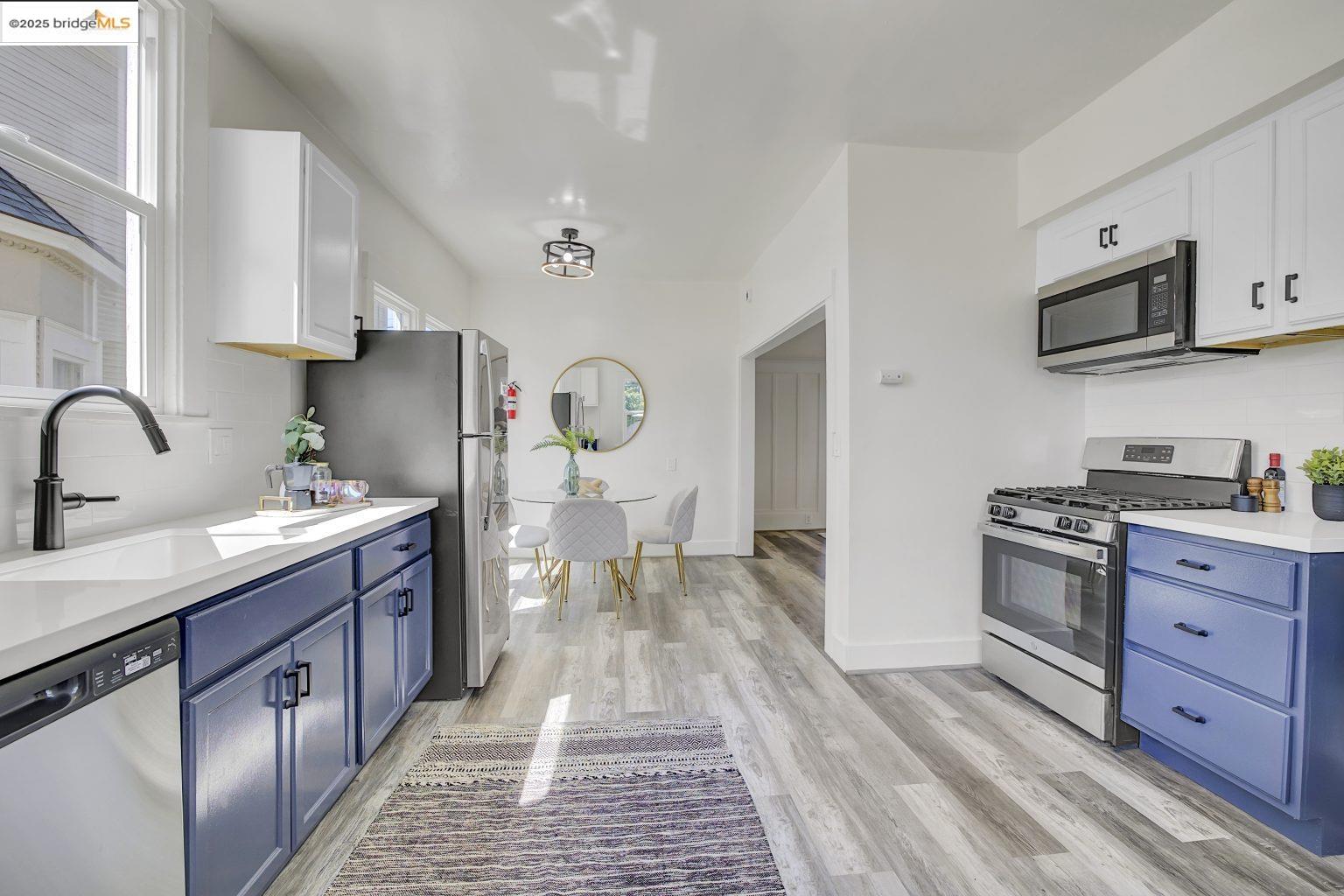 Detail Gallery Image 21 of 48 For 839 35th St, Oakland,  CA 94608 - 4 Beds | 2 Baths