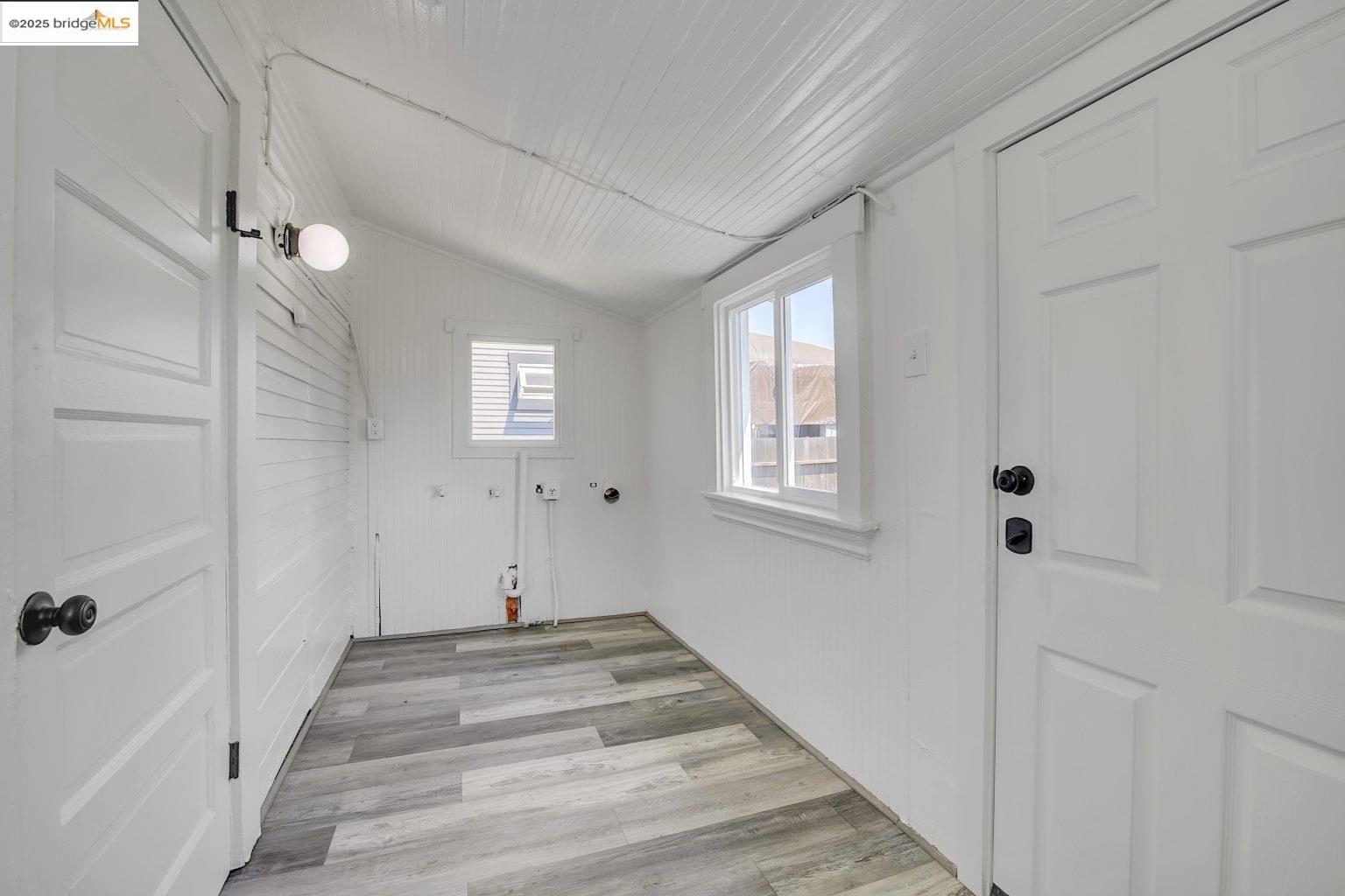Detail Gallery Image 23 of 48 For 839 35th St, Oakland,  CA 94608 - 4 Beds | 2 Baths