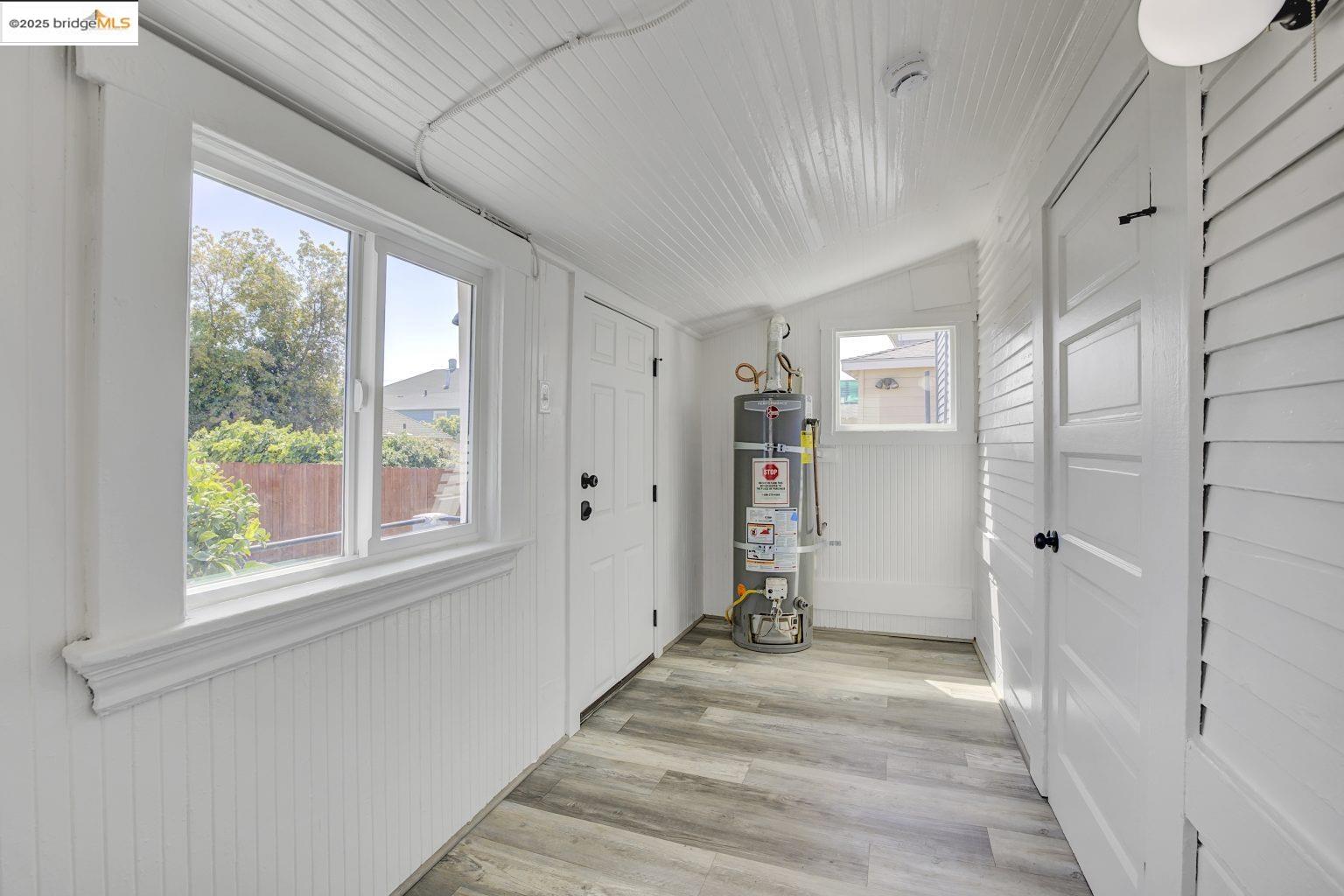Detail Gallery Image 24 of 48 For 839 35th St, Oakland,  CA 94608 - 4 Beds | 2 Baths