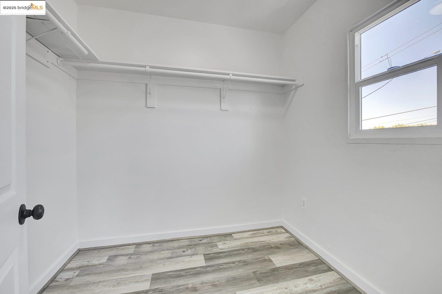 Detail Gallery Image 40 of 48 For 839 35th St, Oakland,  CA 94608 - 4 Beds | 2 Baths