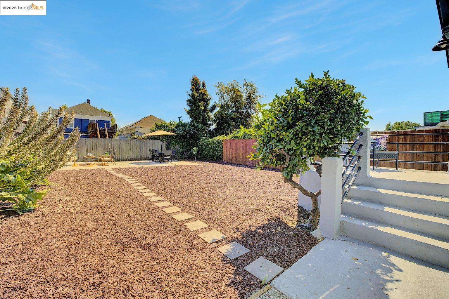 Detail Gallery Image 42 of 48 For 839 35th St, Oakland,  CA 94608 - 4 Beds | 2 Baths
