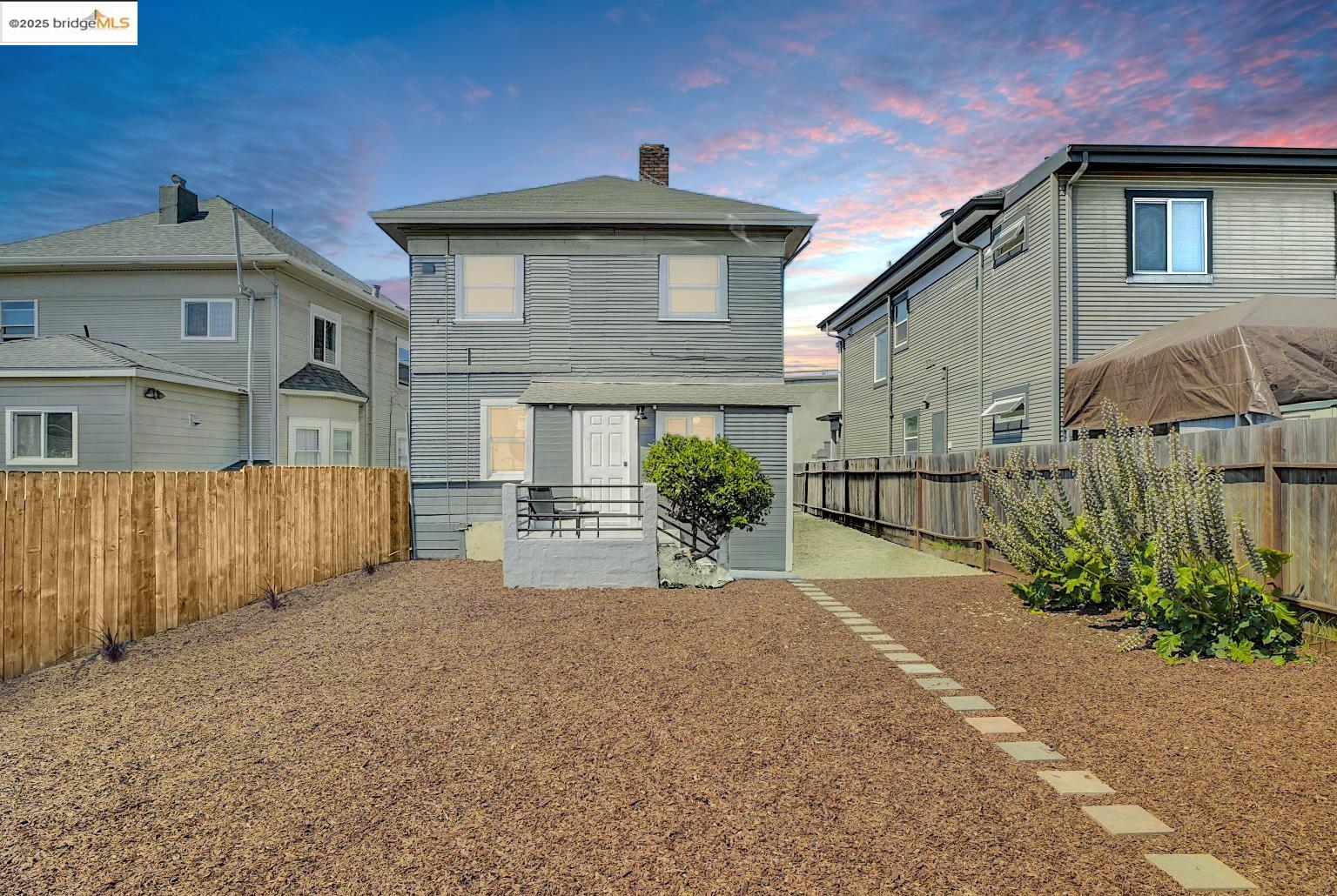 Detail Gallery Image 45 of 48 For 839 35th St, Oakland,  CA 94608 - 4 Beds | 2 Baths