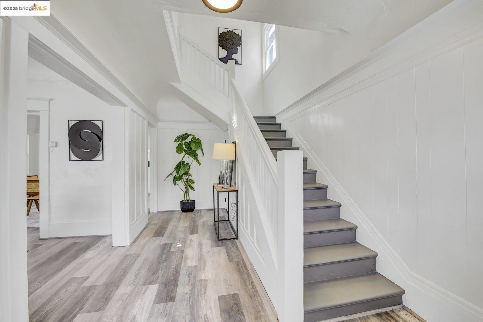 Detail Gallery Image 6 of 48 For 839 35th St, Oakland,  CA 94608 - 4 Beds | 2 Baths