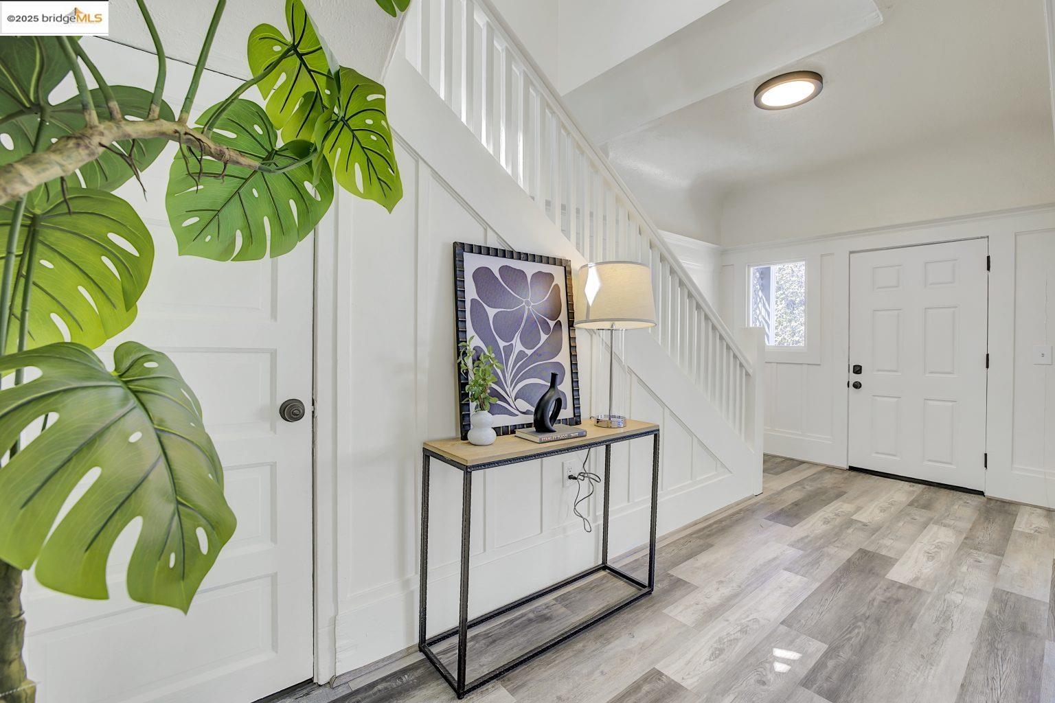 Detail Gallery Image 7 of 48 For 839 35th St, Oakland,  CA 94608 - 4 Beds | 2 Baths