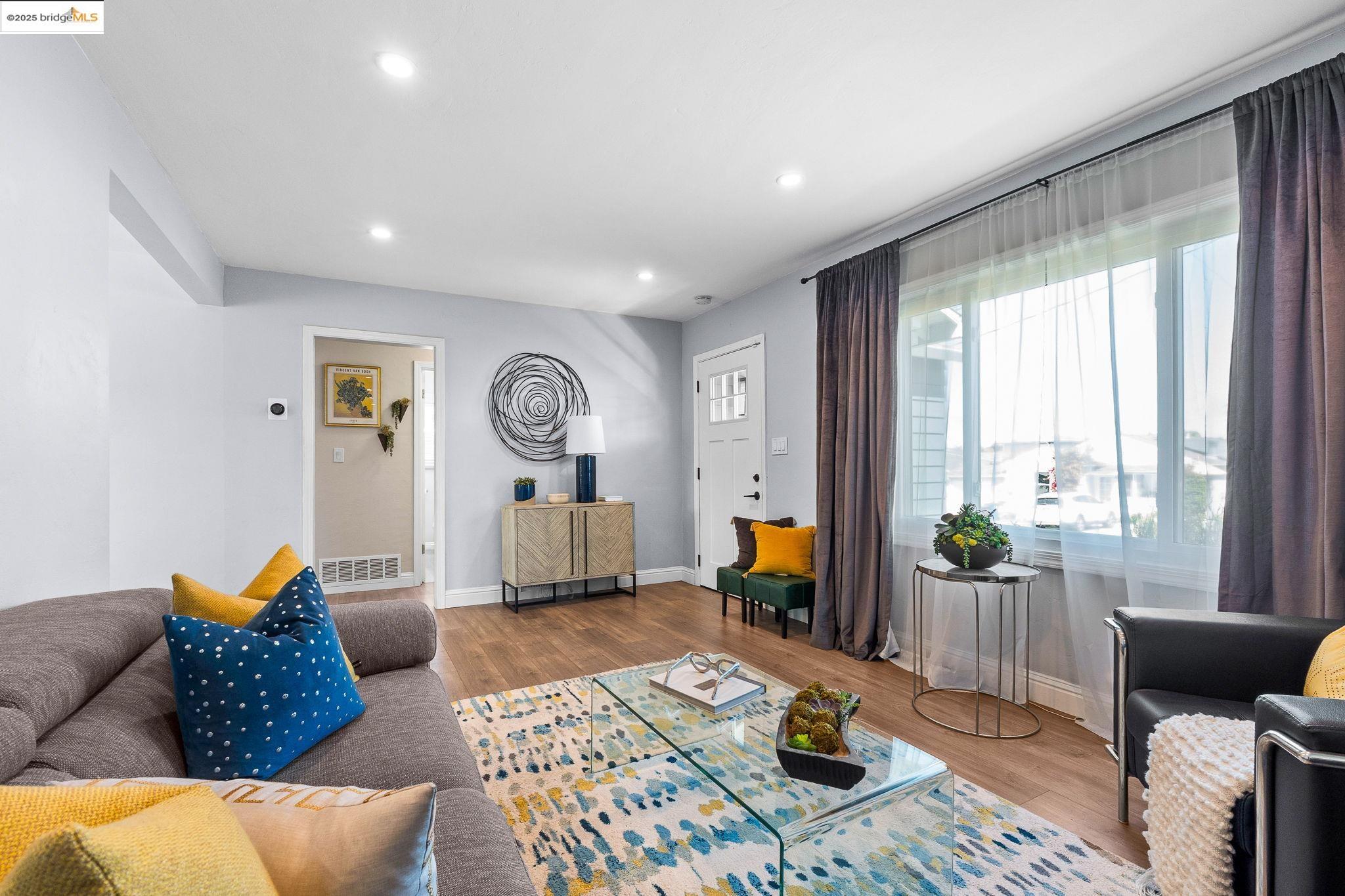Detail Gallery Image 11 of 38 For 5440 Sutter Ave, Richmond,  CA 94804 - 2 Beds | 1 Baths