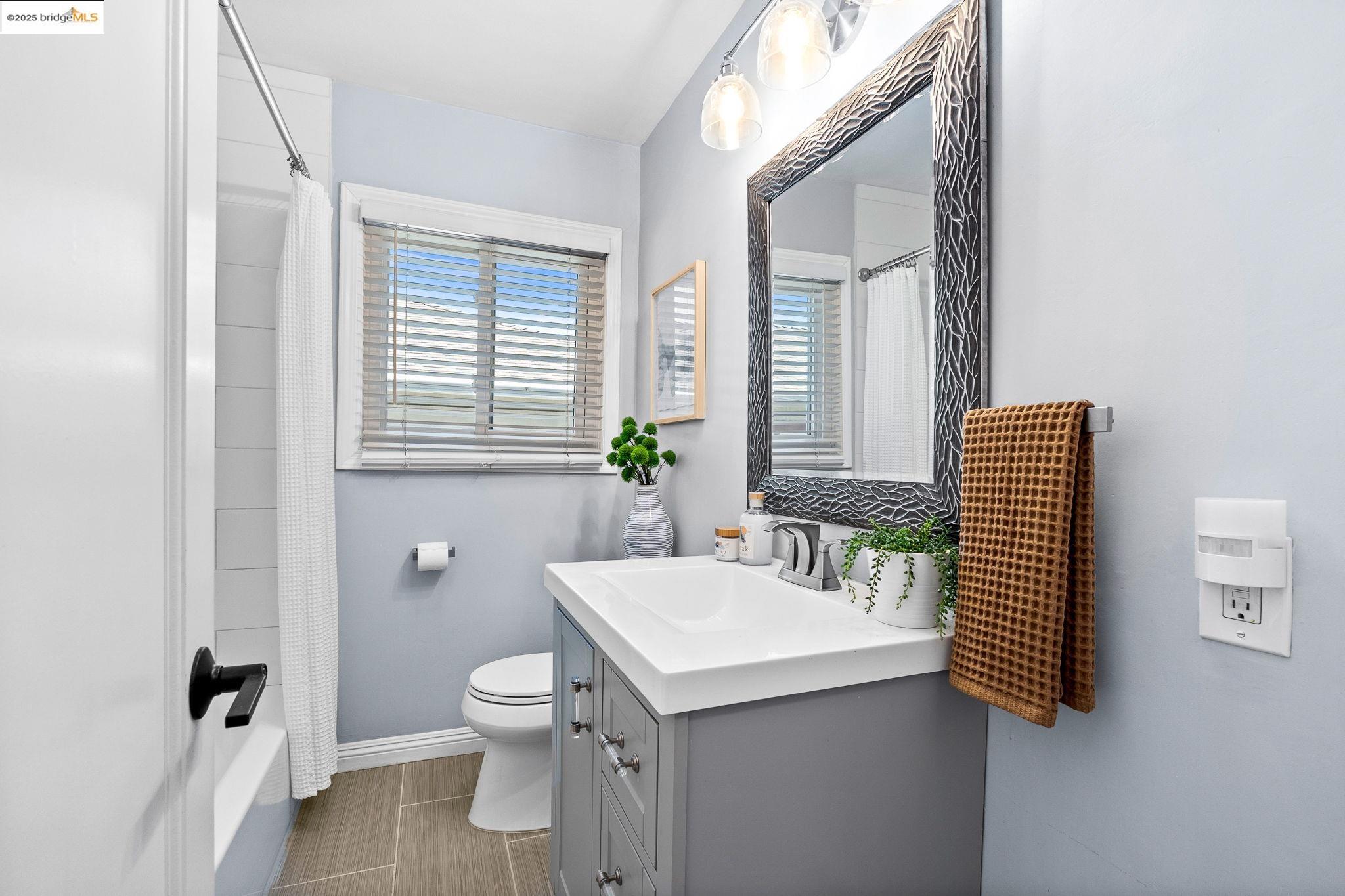 Detail Gallery Image 23 of 38 For 5440 Sutter Ave, Richmond,  CA 94804 - 2 Beds | 1 Baths