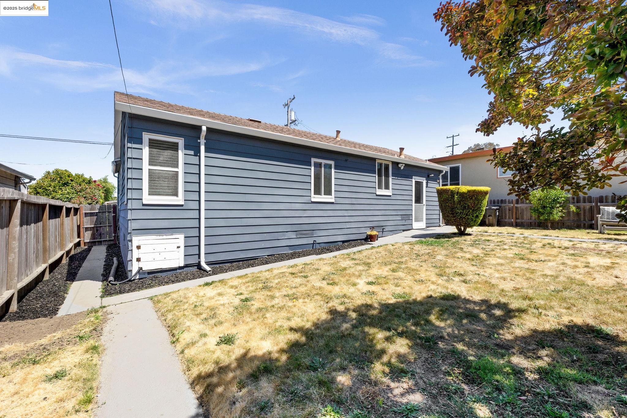 Detail Gallery Image 30 of 38 For 5440 Sutter Ave, Richmond,  CA 94804 - 2 Beds | 1 Baths
