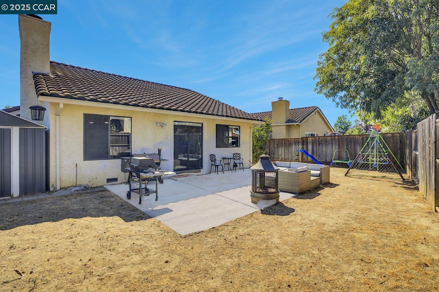 Detail Gallery Image 15 of 27 For 2813 Carob St, Antioch,  CA 94509 - 3 Beds | 2 Baths