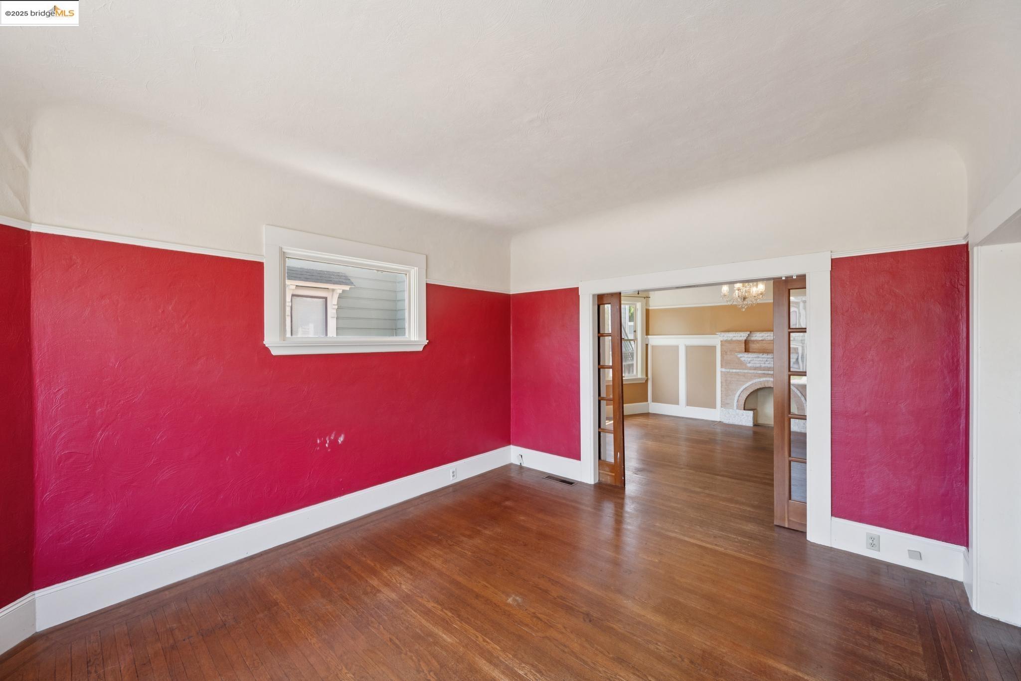 Detail Gallery Image 5 of 11 For 1247 Regent St, Alameda,  CA 94501 - 3 Beds | 2 Baths
