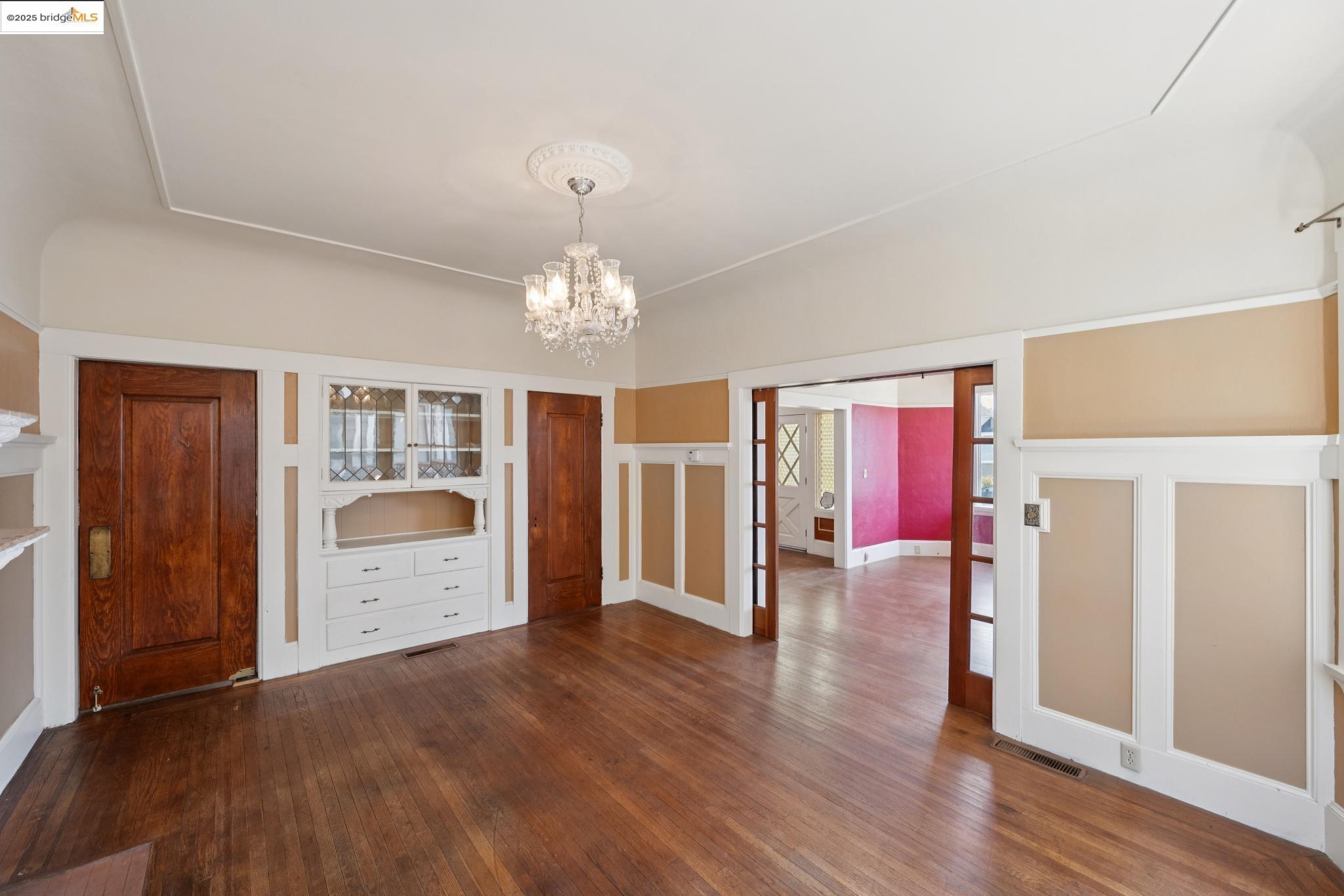 Detail Gallery Image 6 of 11 For 1247 Regent St, Alameda,  CA 94501 - 3 Beds | 2 Baths