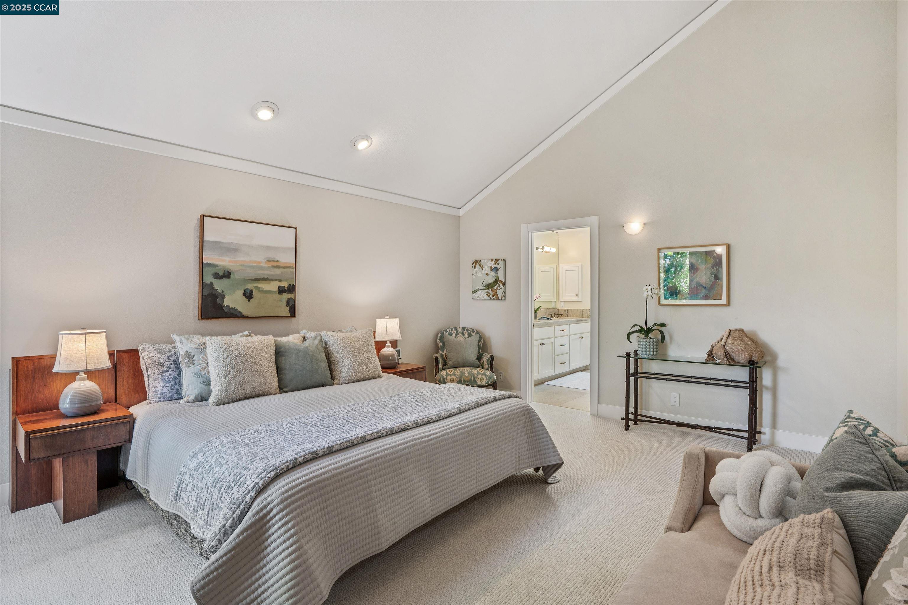 Detail Gallery Image 20 of 38 For 304 Village View Court, Orinda,  CA 94563 - 4 Beds | 2/1 Baths