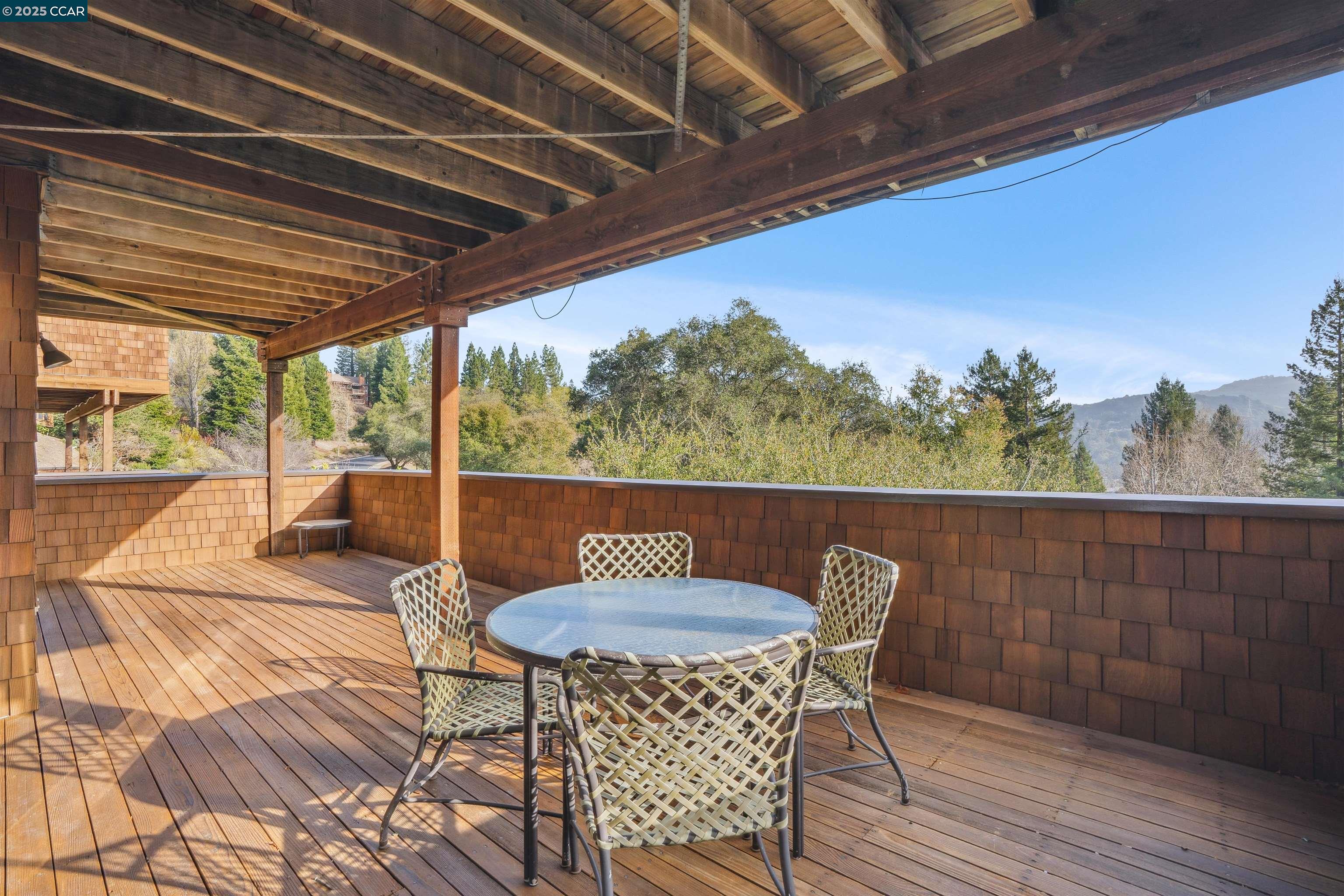 Detail Gallery Image 25 of 38 For 304 Village View Court, Orinda,  CA 94563 - 4 Beds | 2/1 Baths
