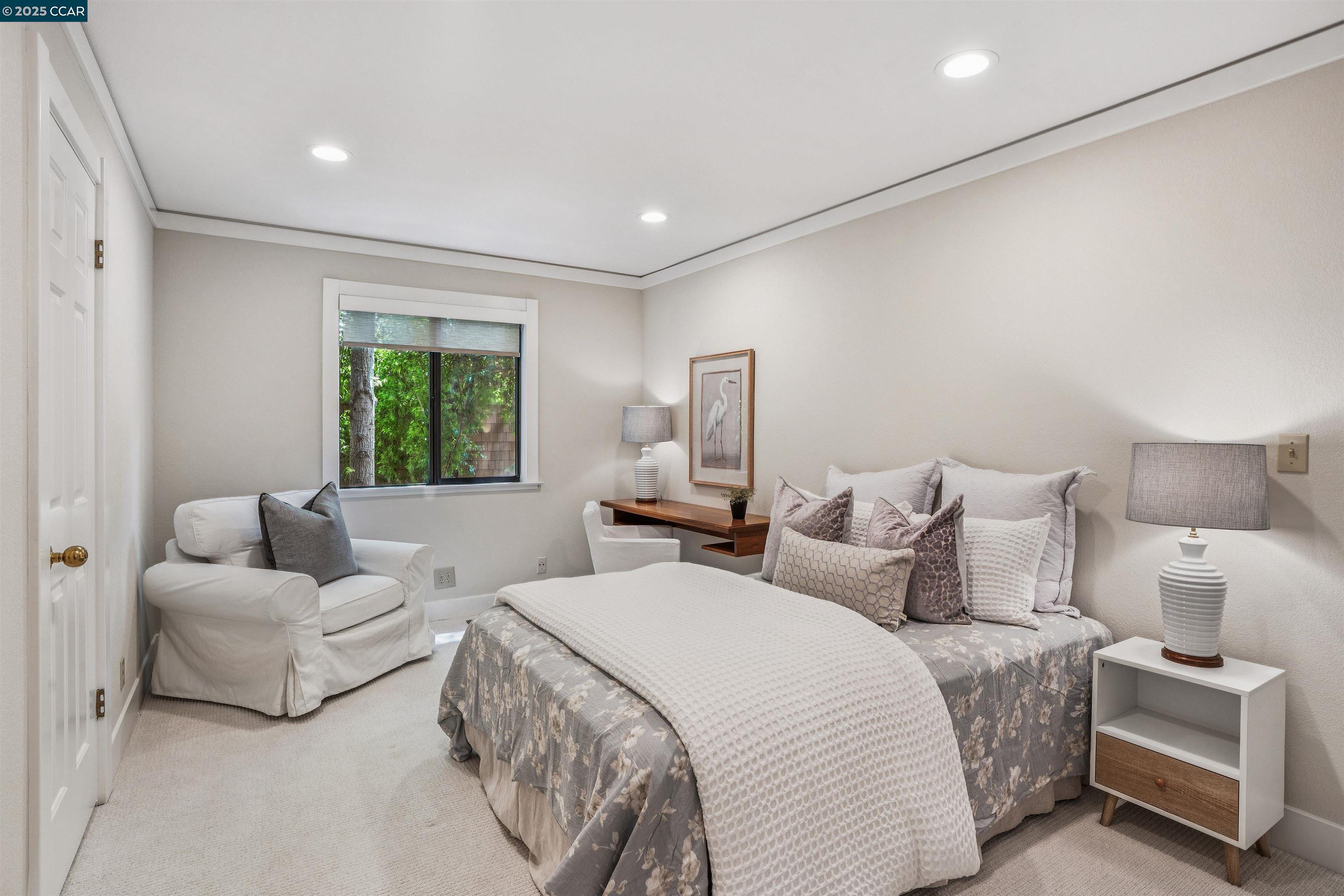 Detail Gallery Image 29 of 38 For 304 Village View Court, Orinda,  CA 94563 - 4 Beds | 2/1 Baths