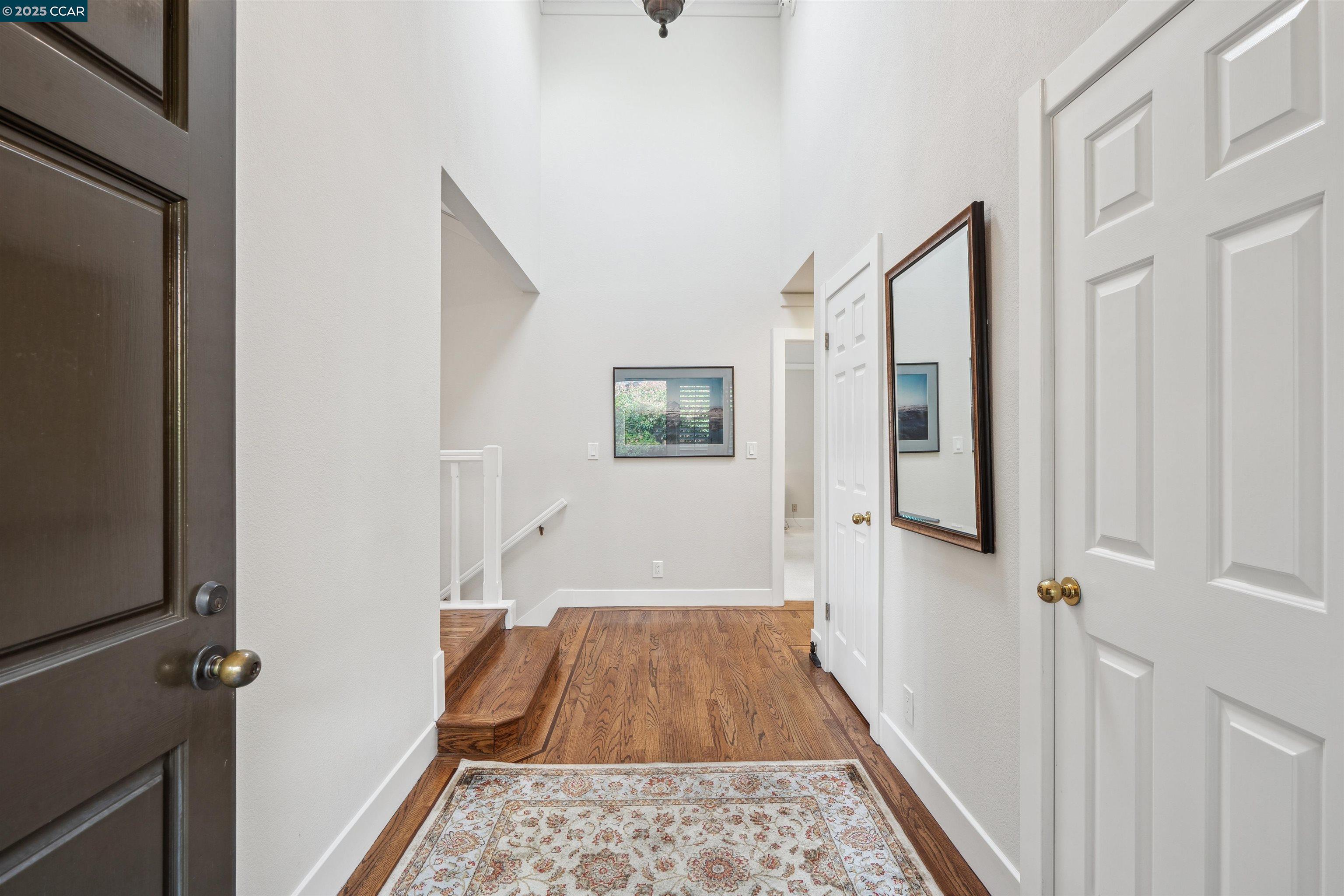 Detail Gallery Image 4 of 38 For 304 Village View Court, Orinda,  CA 94563 - 4 Beds | 2/1 Baths