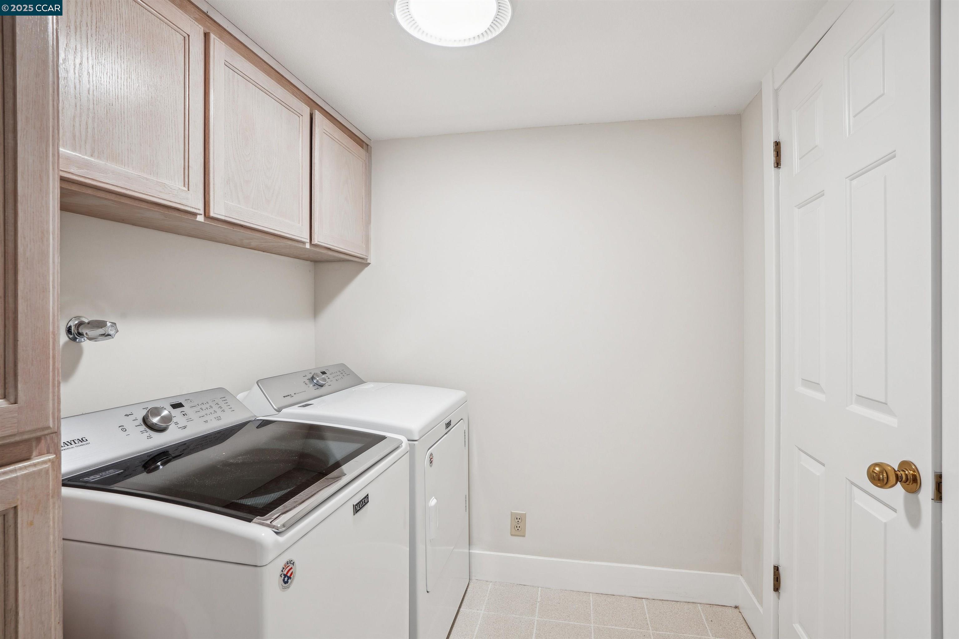 Detail Gallery Image 31 of 38 For 304 Village View Court, Orinda,  CA 94563 - 4 Beds | 2/1 Baths