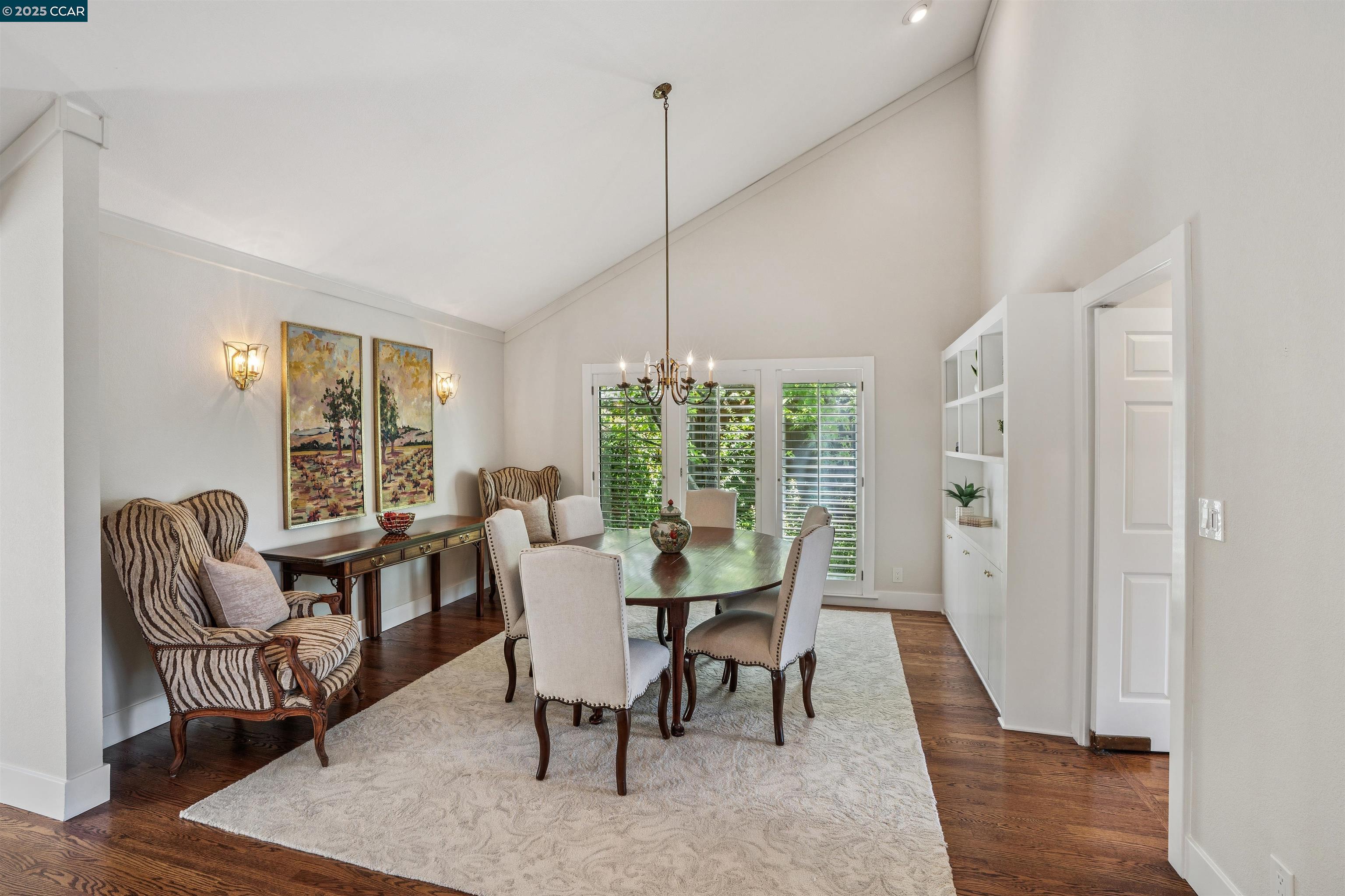 Detail Gallery Image 6 of 38 For 304 Village View Court, Orinda,  CA 94563 - 4 Beds | 2/1 Baths