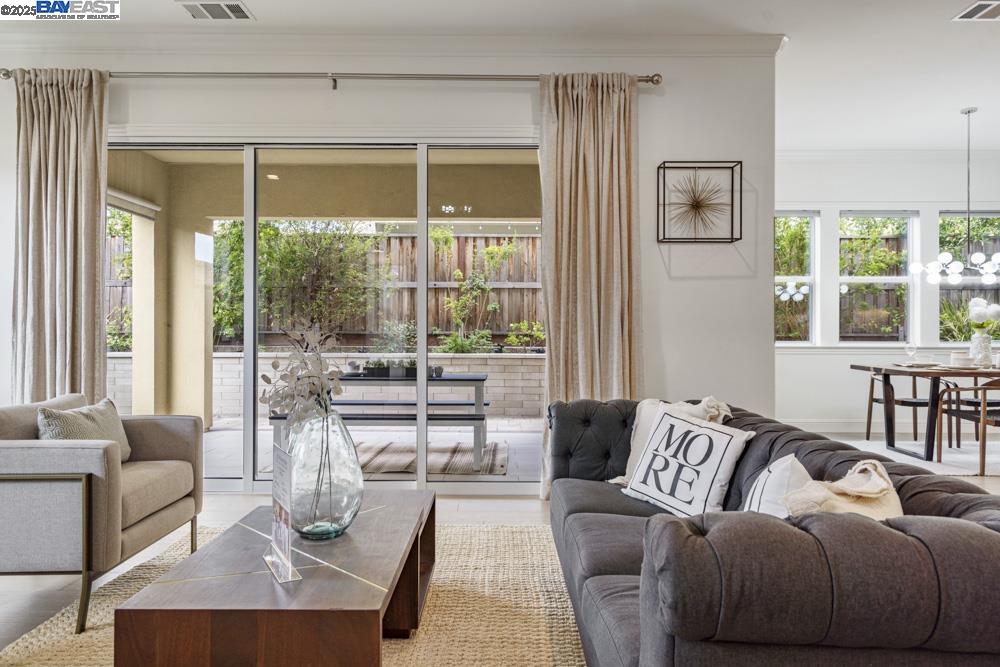 Detail Gallery Image 21 of 59 For 301 Arrowleaf St, San Ramon,  CA 94582 - 4 Beds | 3/1 Baths