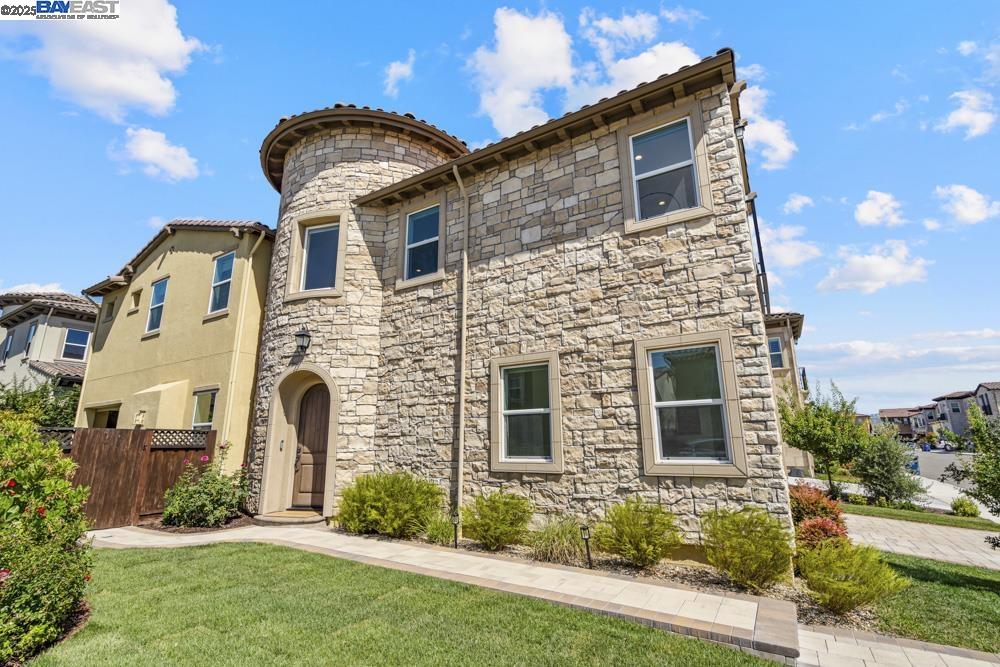 Detail Gallery Image 6 of 59 For 301 Arrowleaf St, San Ramon,  CA 94582 - 4 Beds | 3/1 Baths