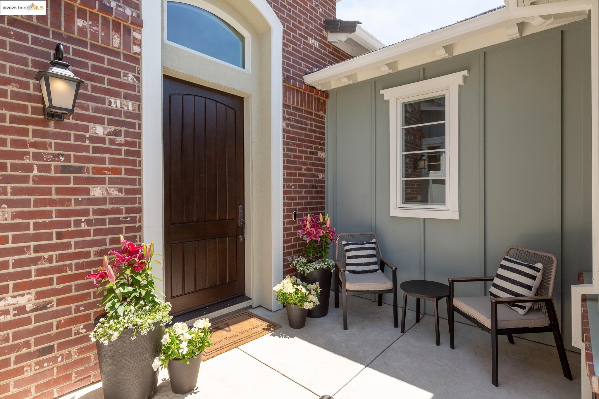 Detail Gallery Image 4 of 60 For 63 Tomcat Way, Orinda,  CA 94563 - 4 Beds | 4 Baths