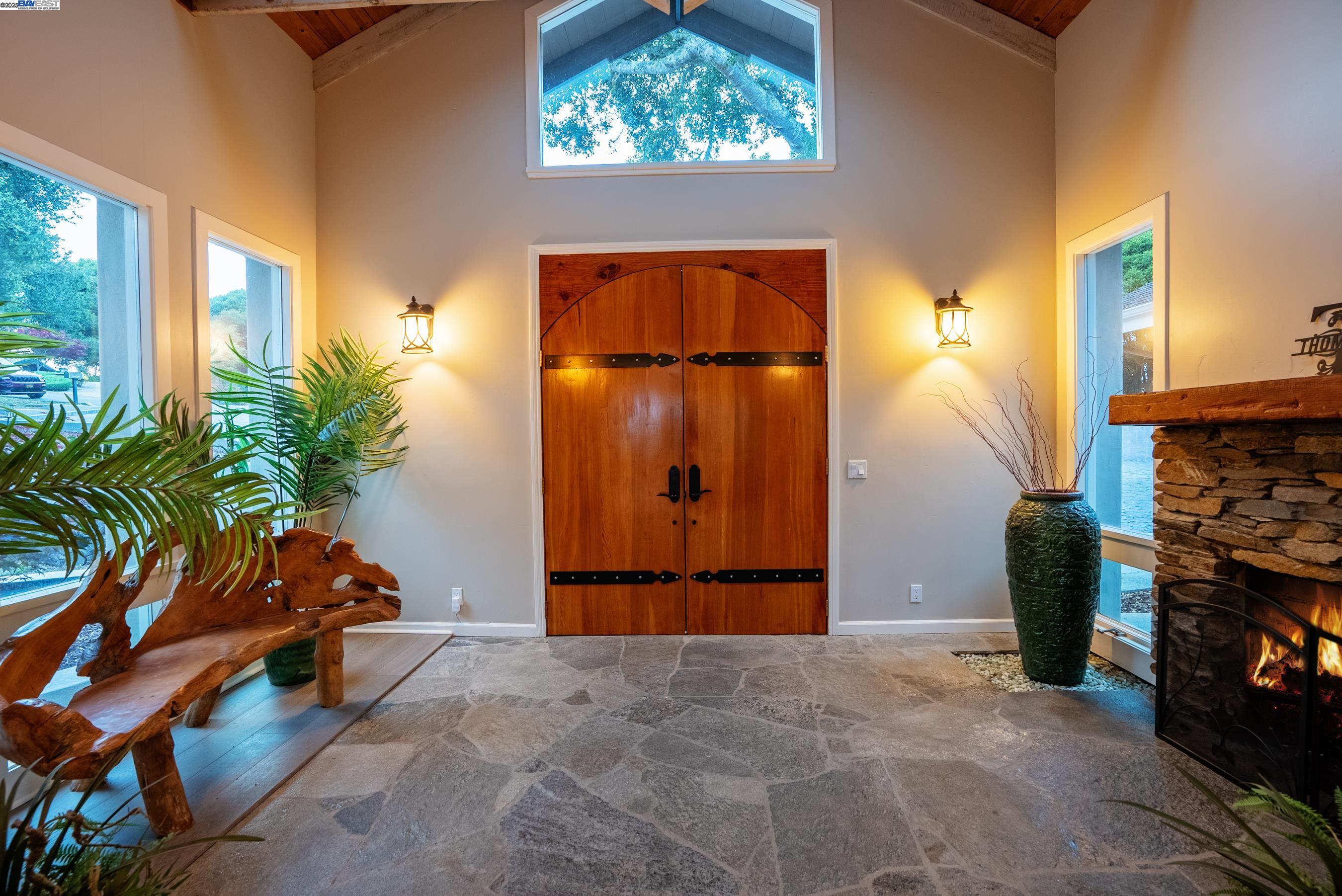 Detail Gallery Image 11 of 60 For 905 Moon Valley Ranch Rd, Watsonville,  CA 95076 - 5 Beds | 4/1 Baths