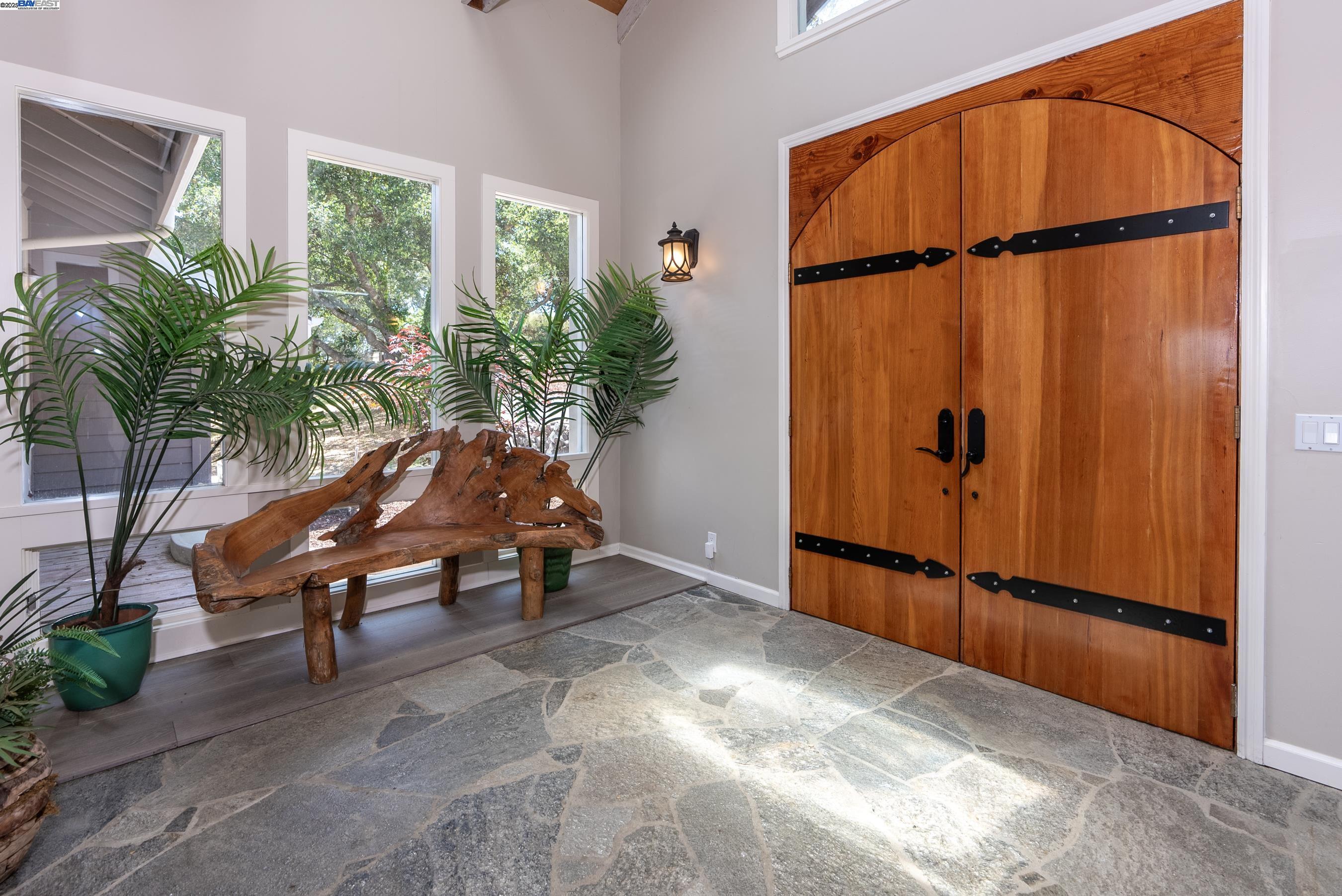 Detail Gallery Image 12 of 60 For 905 Moon Valley Ranch Rd, Watsonville,  CA 95076 - 5 Beds | 4/1 Baths