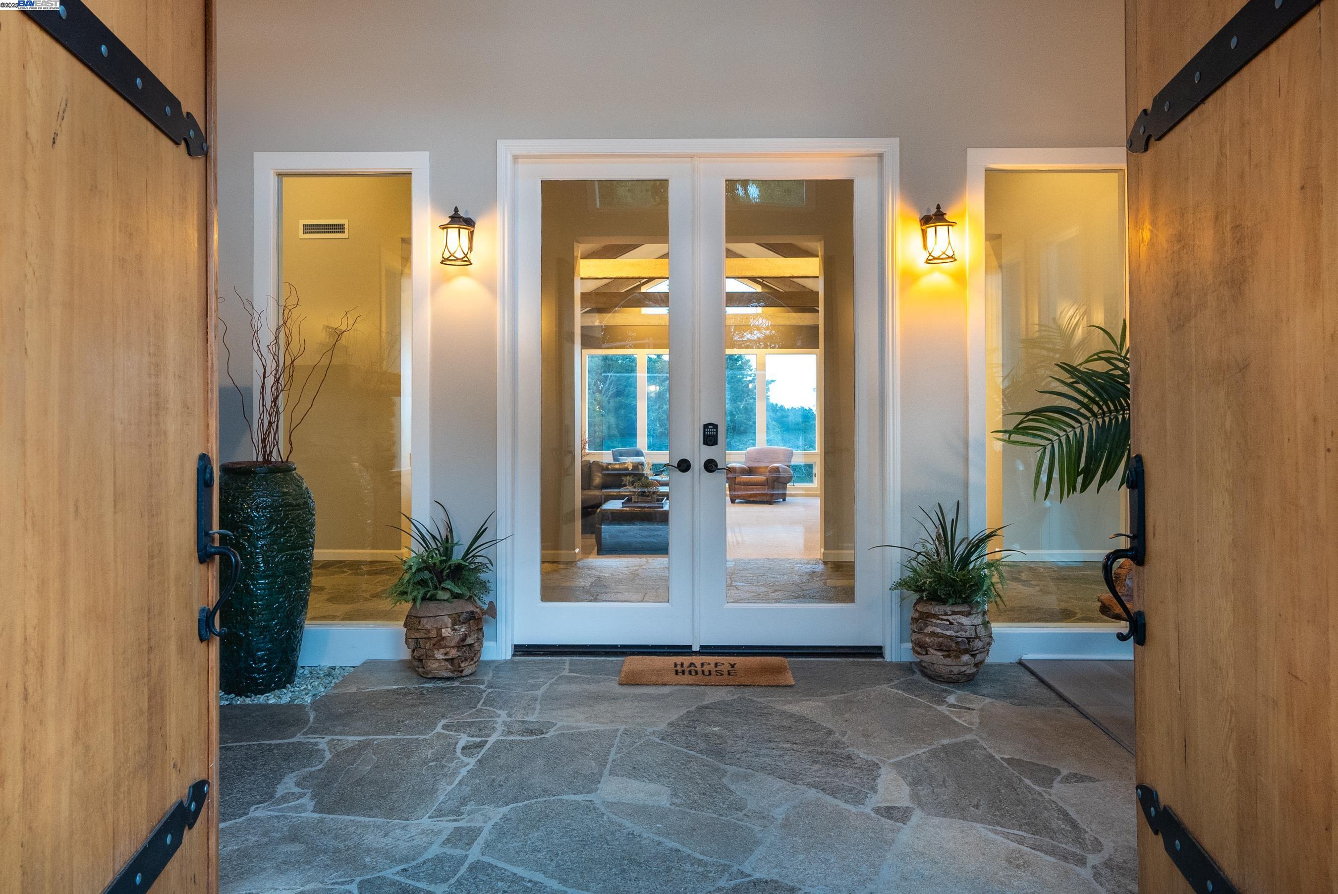 Detail Gallery Image 14 of 60 For 905 Moon Valley Ranch Rd, Watsonville,  CA 95076 - 5 Beds | 4/1 Baths