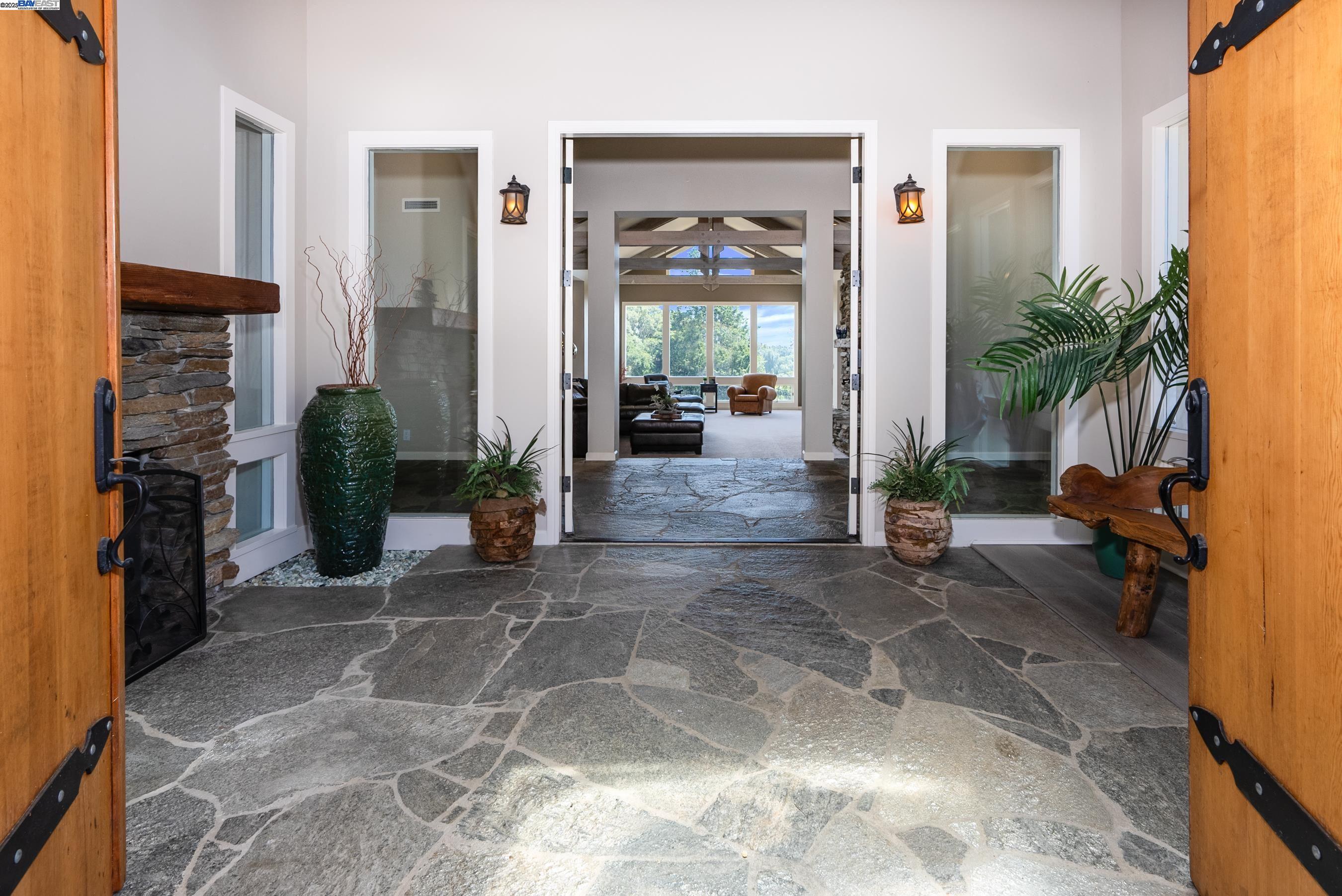 Detail Gallery Image 15 of 60 For 905 Moon Valley Ranch Rd, Watsonville,  CA 95076 - 5 Beds | 4/1 Baths