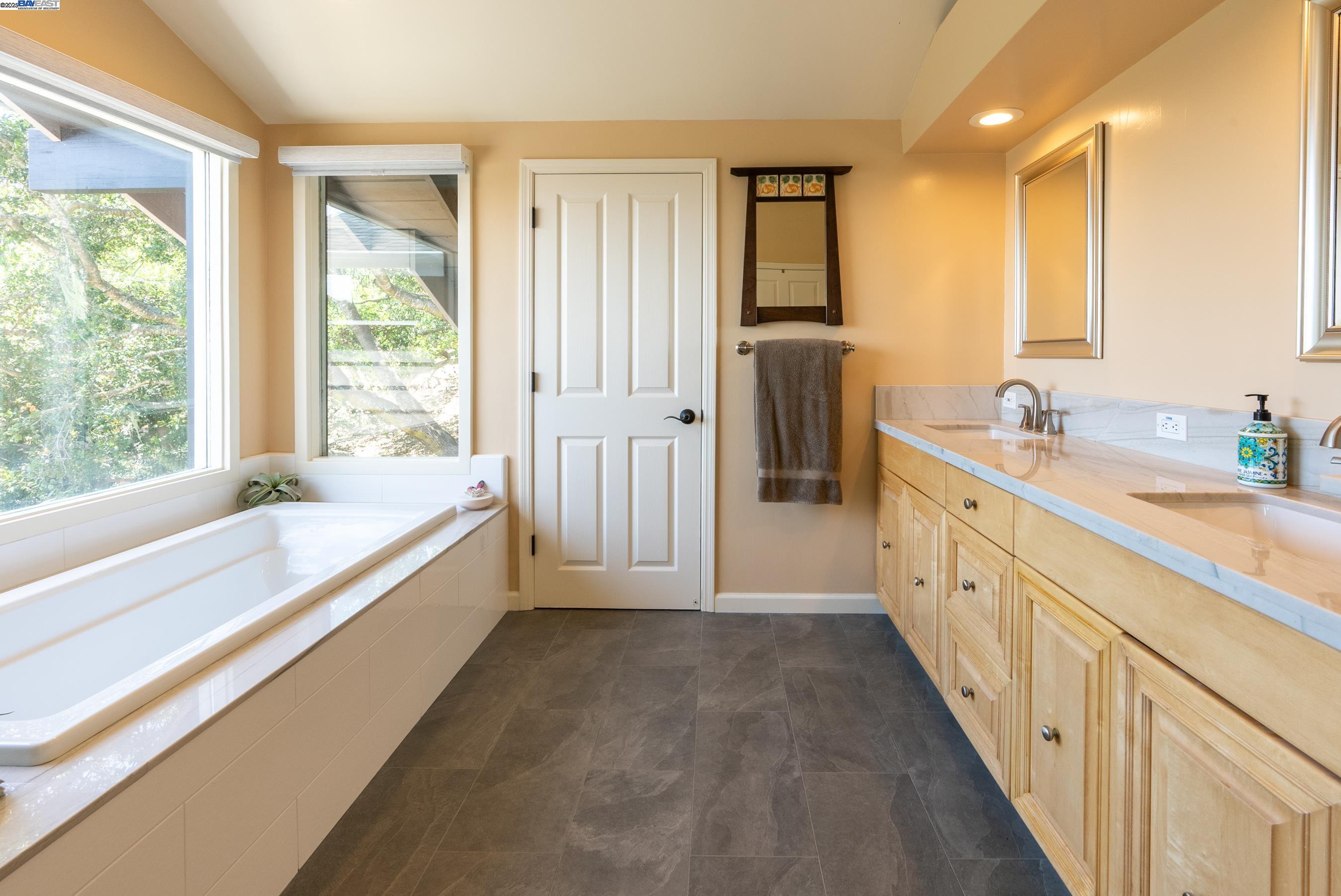 Detail Gallery Image 41 of 60 For 905 Moon Valley Ranch Rd, Watsonville,  CA 95076 - 5 Beds | 4/1 Baths