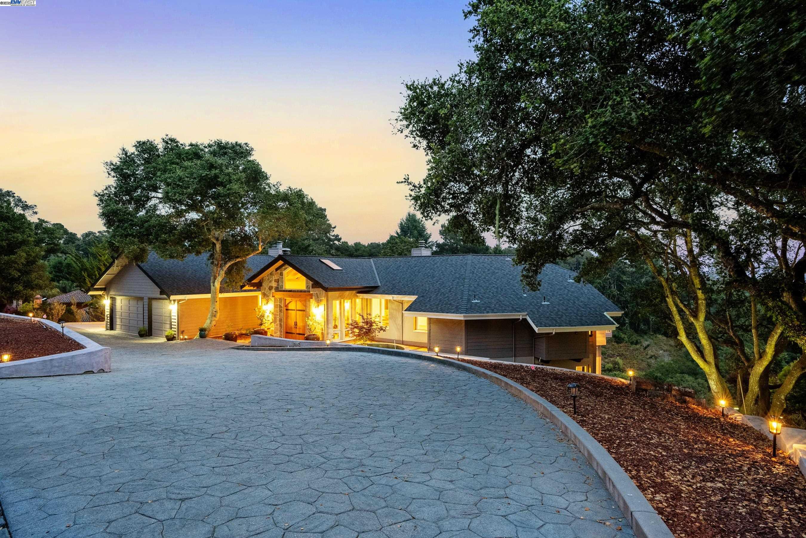 Detail Gallery Image 10 of 60 For 905 Moon Valley Ranch Rd, Watsonville,  CA 95076 - 5 Beds | 4/1 Baths