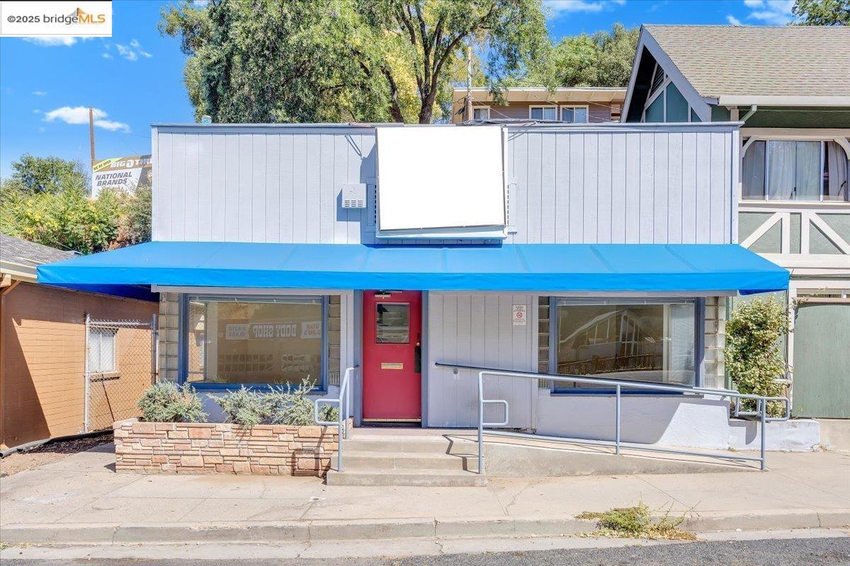 Front Image Thumbnail for EB41104575