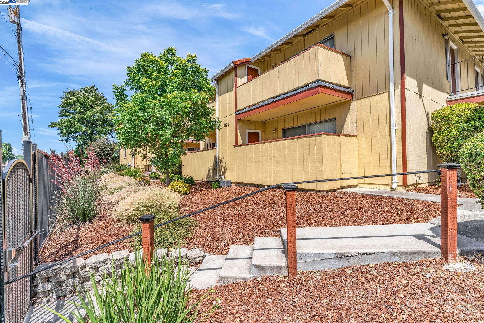 Detail Gallery Image 2 of 28 For 2170 Fremont St, Concord,  CA 94520 - – Beds | – Baths