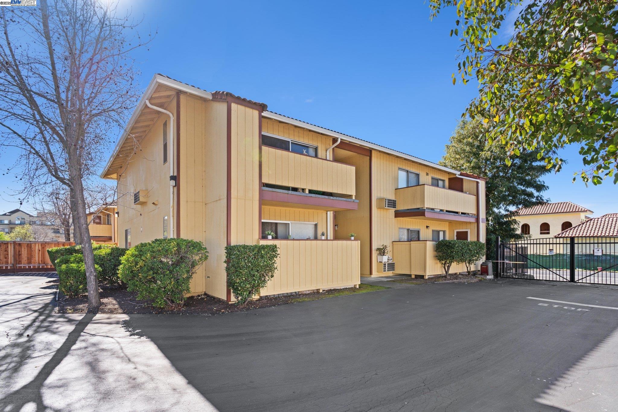 Detail Gallery Image 13 of 28 For 2170 Fremont St, Concord,  CA 94520 - – Beds | – Baths