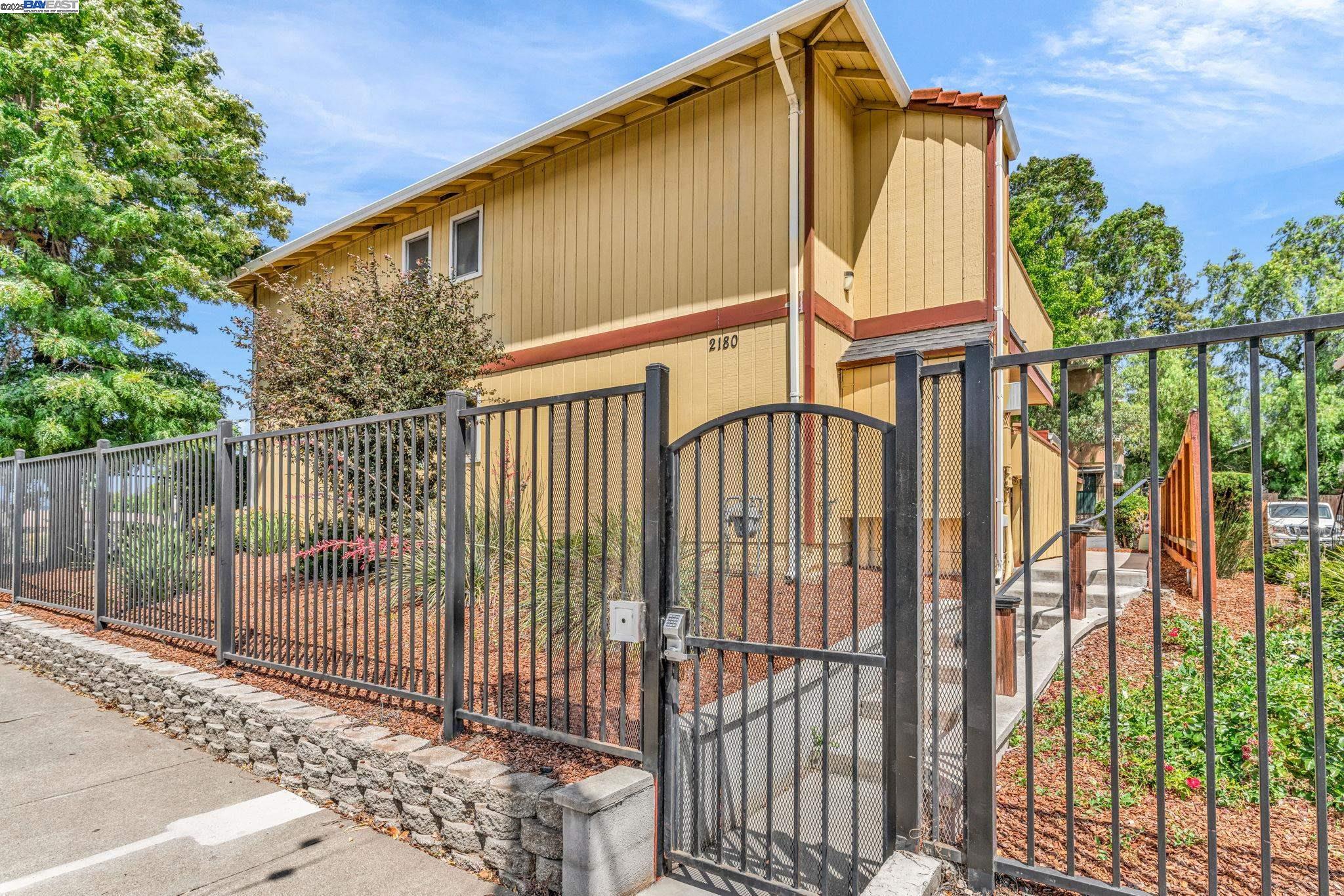 Detail Gallery Image 15 of 28 For 2170 Fremont St, Concord,  CA 94520 - – Beds | – Baths