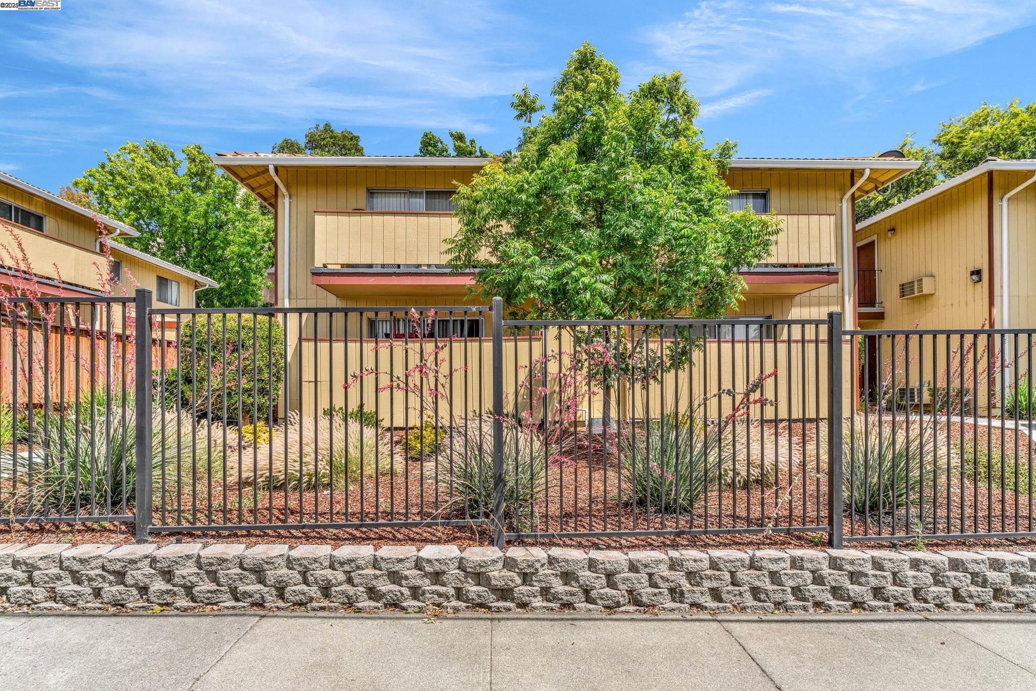 Detail Gallery Image 18 of 28 For 2170 Fremont St, Concord,  CA 94520 - – Beds | – Baths