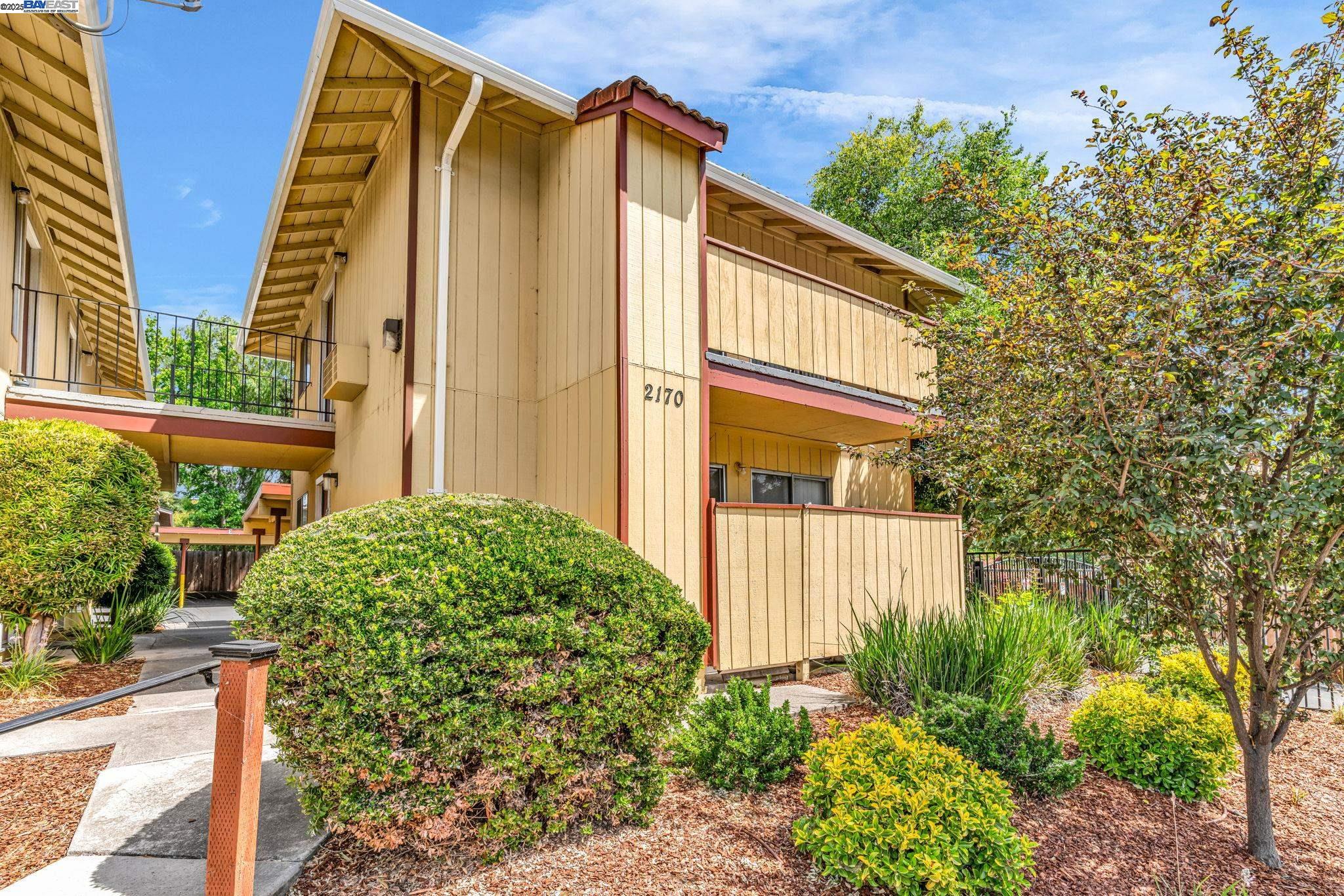 Detail Gallery Image 5 of 28 For 2170 Fremont St, Concord,  CA 94520 - – Beds | – Baths