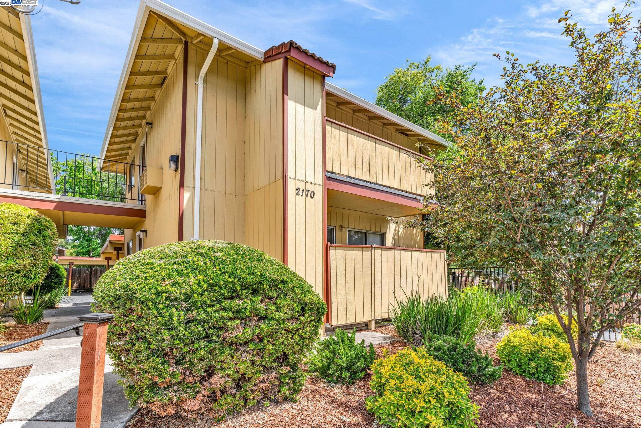 Detail Gallery Image 6 of 28 For 2170 Fremont St, Concord,  CA 94520 - – Beds | – Baths