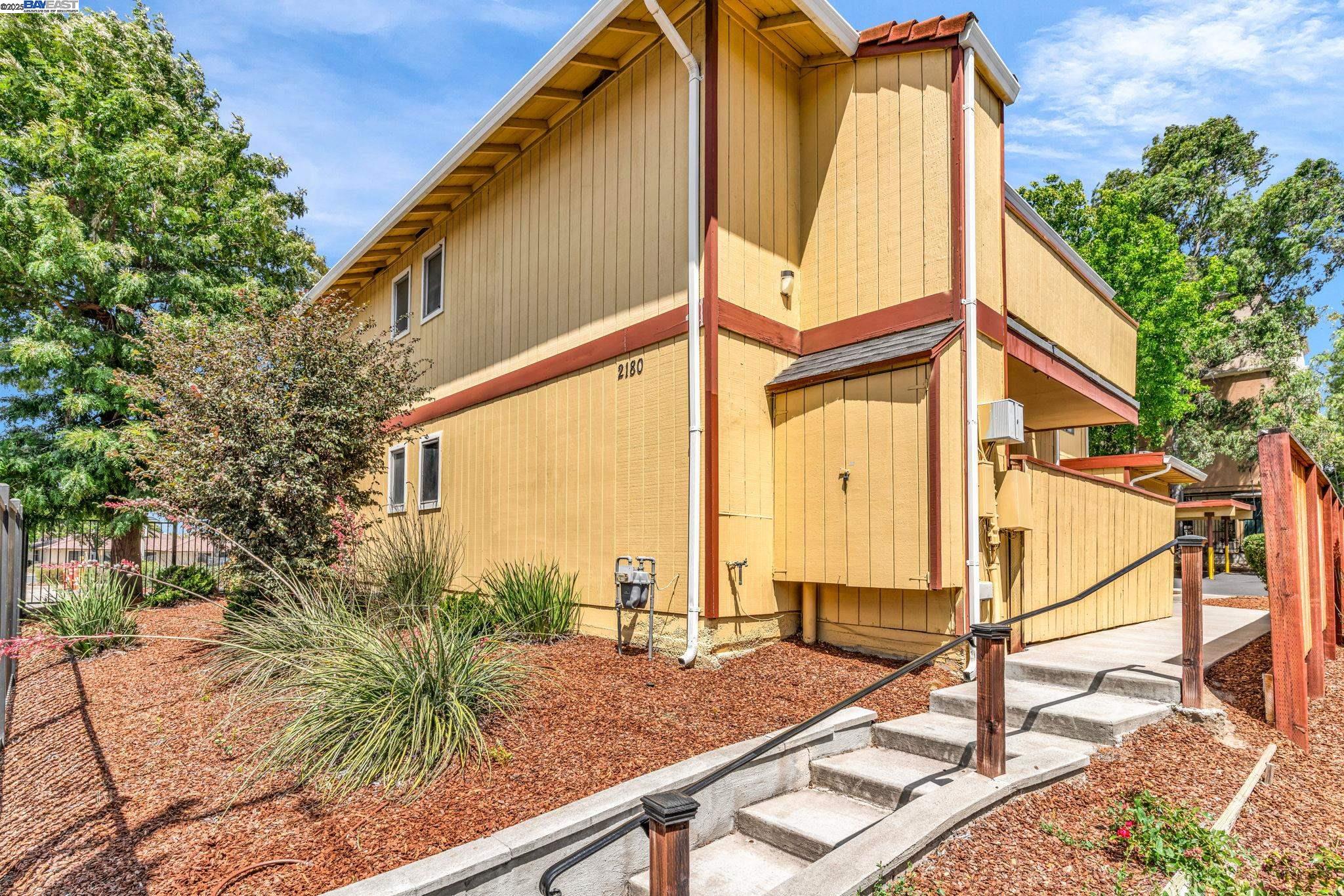 Detail Gallery Image 7 of 28 For 2170 Fremont St, Concord,  CA 94520 - – Beds | – Baths