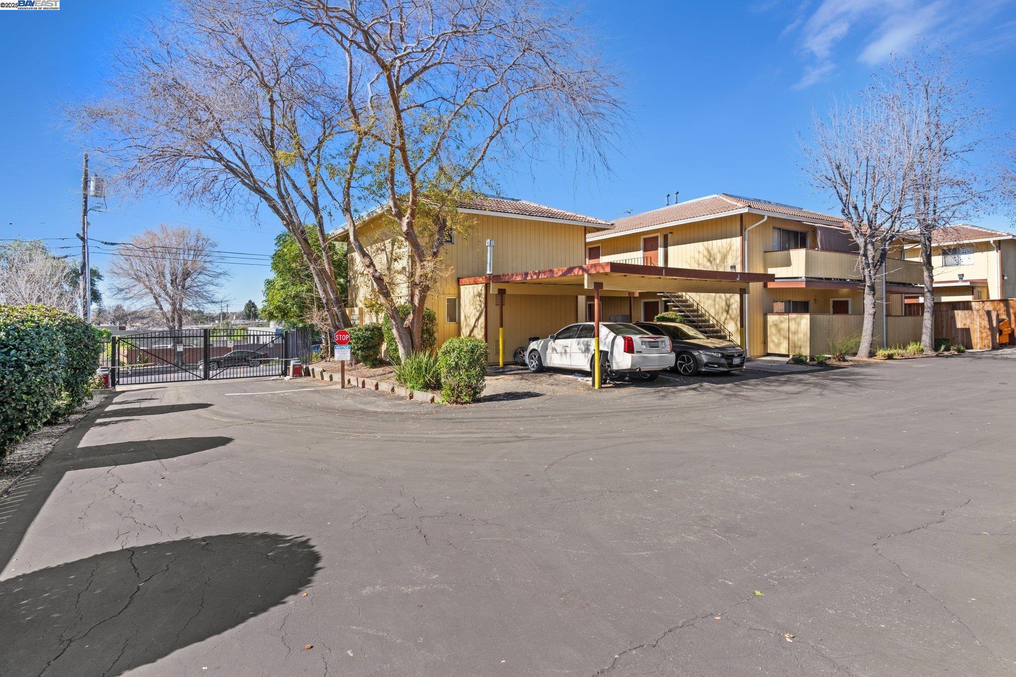 Detail Gallery Image 8 of 28 For 2170 Fremont St, Concord,  CA 94520 - – Beds | – Baths