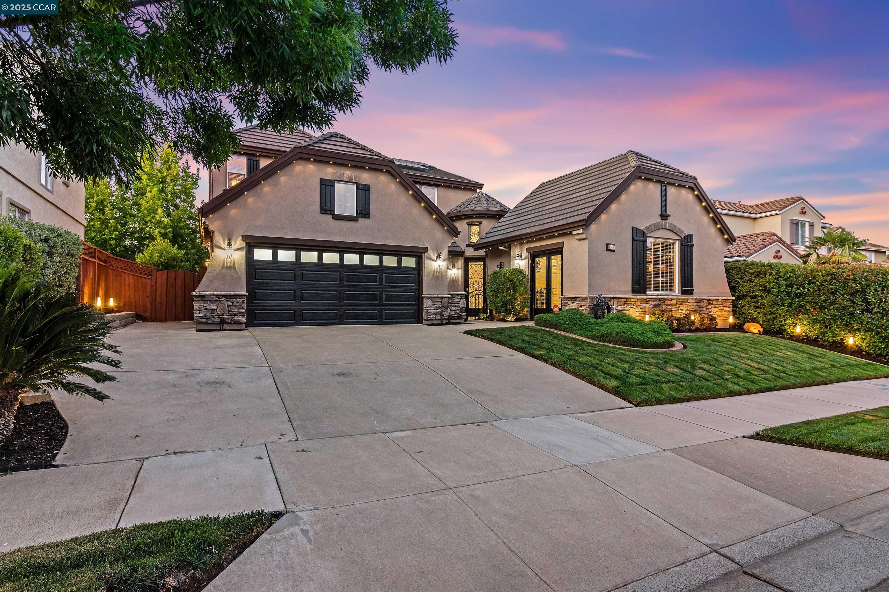 Detail Gallery Image 2 of 44 For 4843 Cushendall Way, Antioch,  CA 94531 - 4 Beds | 3 Baths
