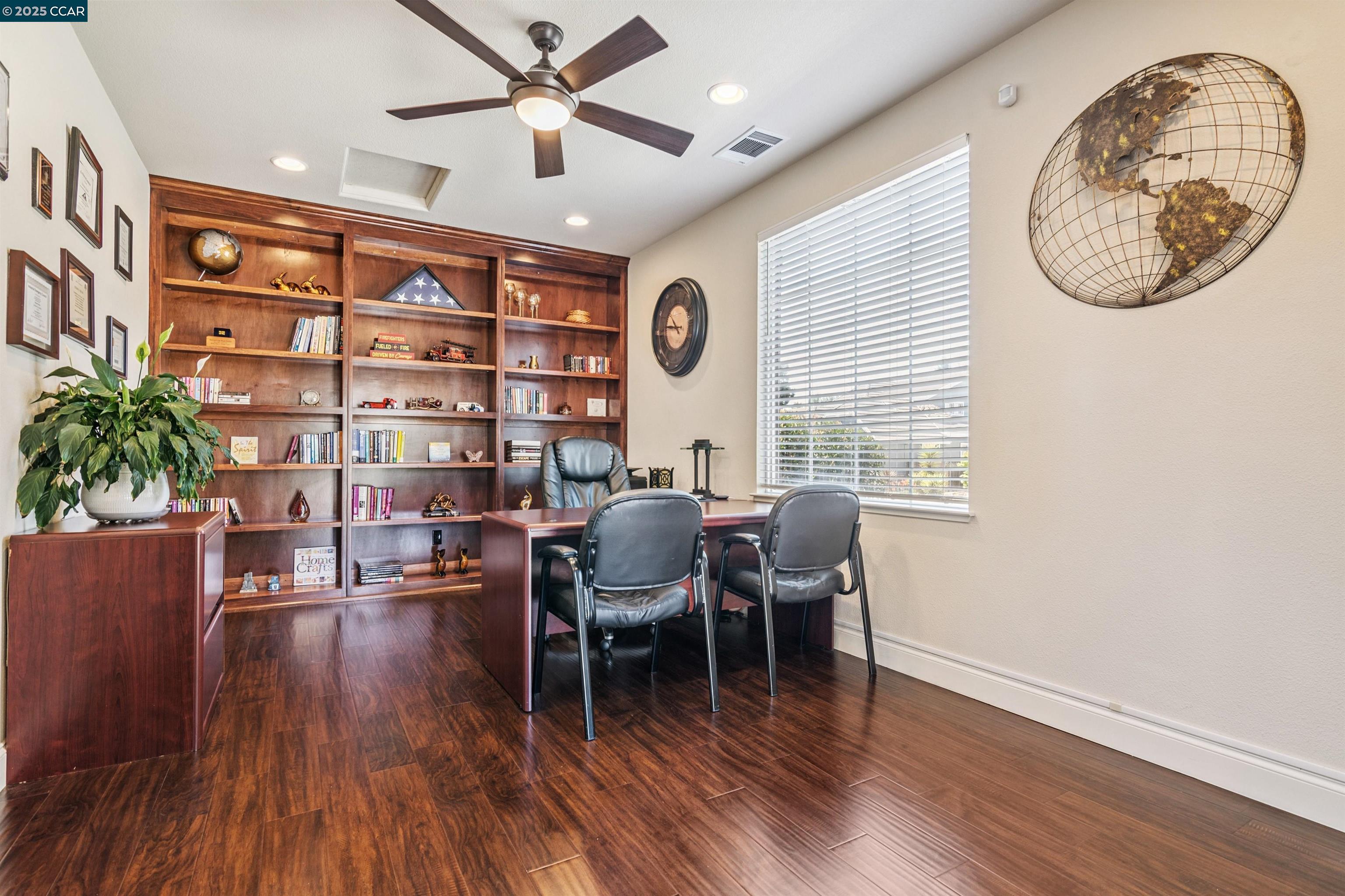Detail Gallery Image 11 of 44 For 4843 Cushendall Way, Antioch,  CA 94531 - 4 Beds | 3 Baths