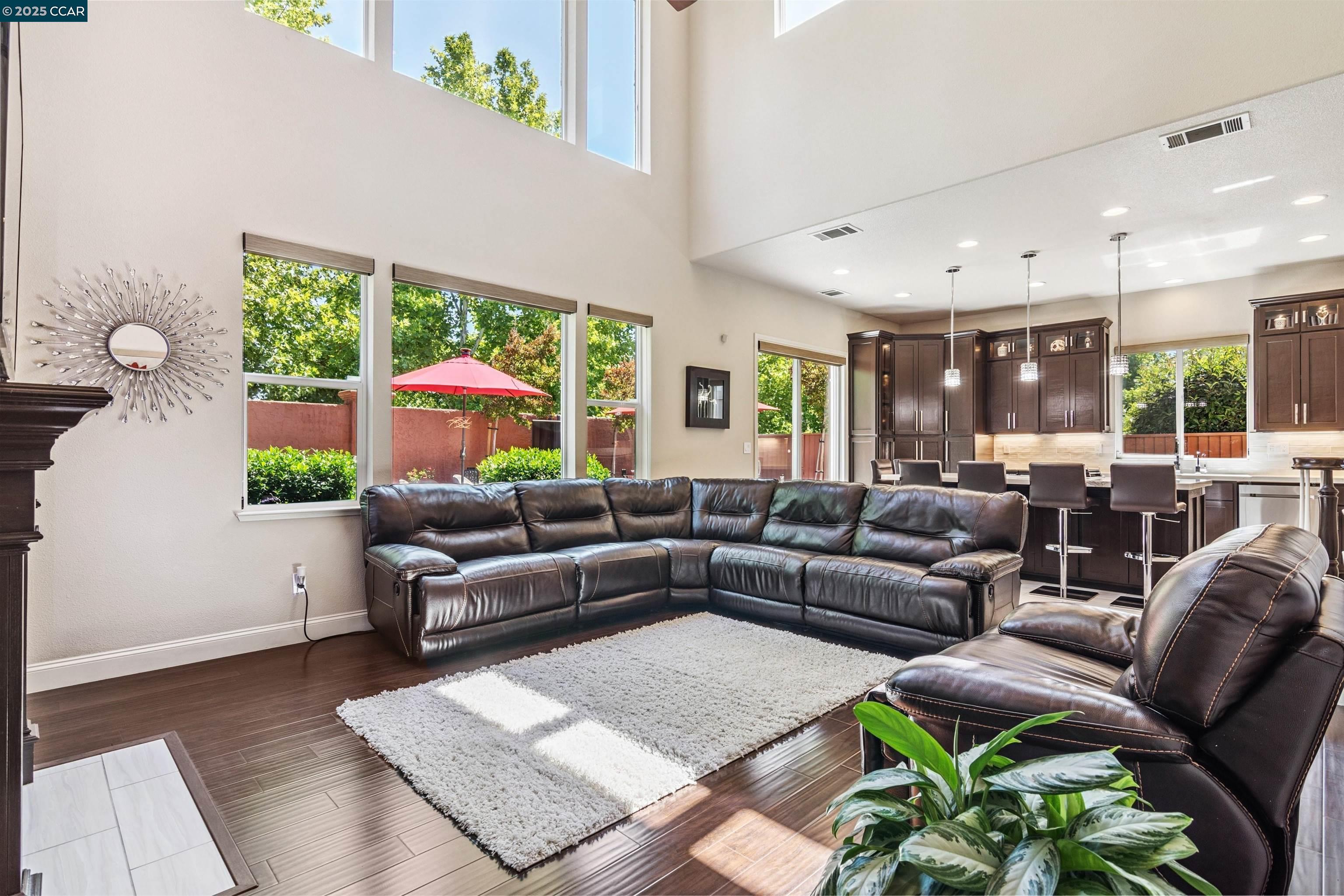 Detail Gallery Image 19 of 44 For 4843 Cushendall Way, Antioch,  CA 94531 - 4 Beds | 3 Baths