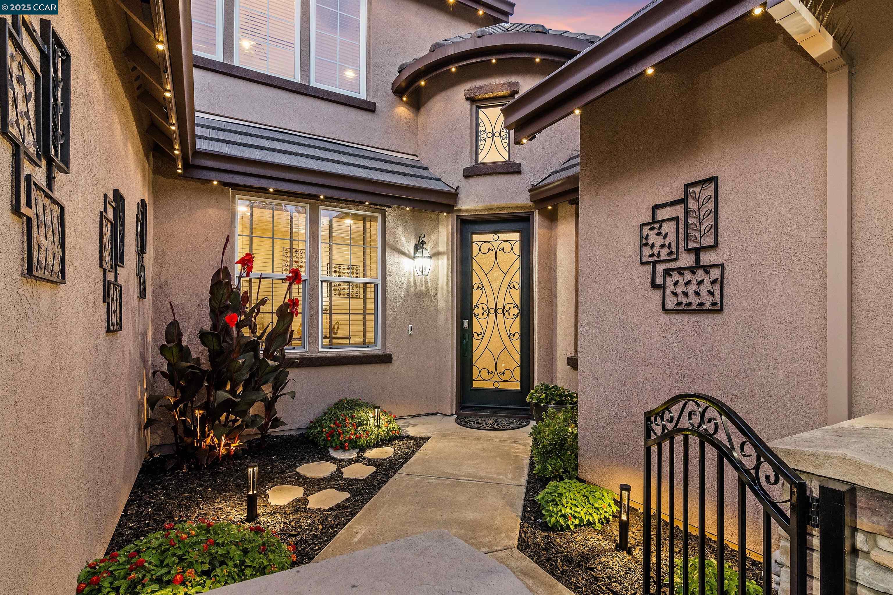Detail Gallery Image 4 of 44 For 4843 Cushendall Way, Antioch,  CA 94531 - 4 Beds | 3 Baths